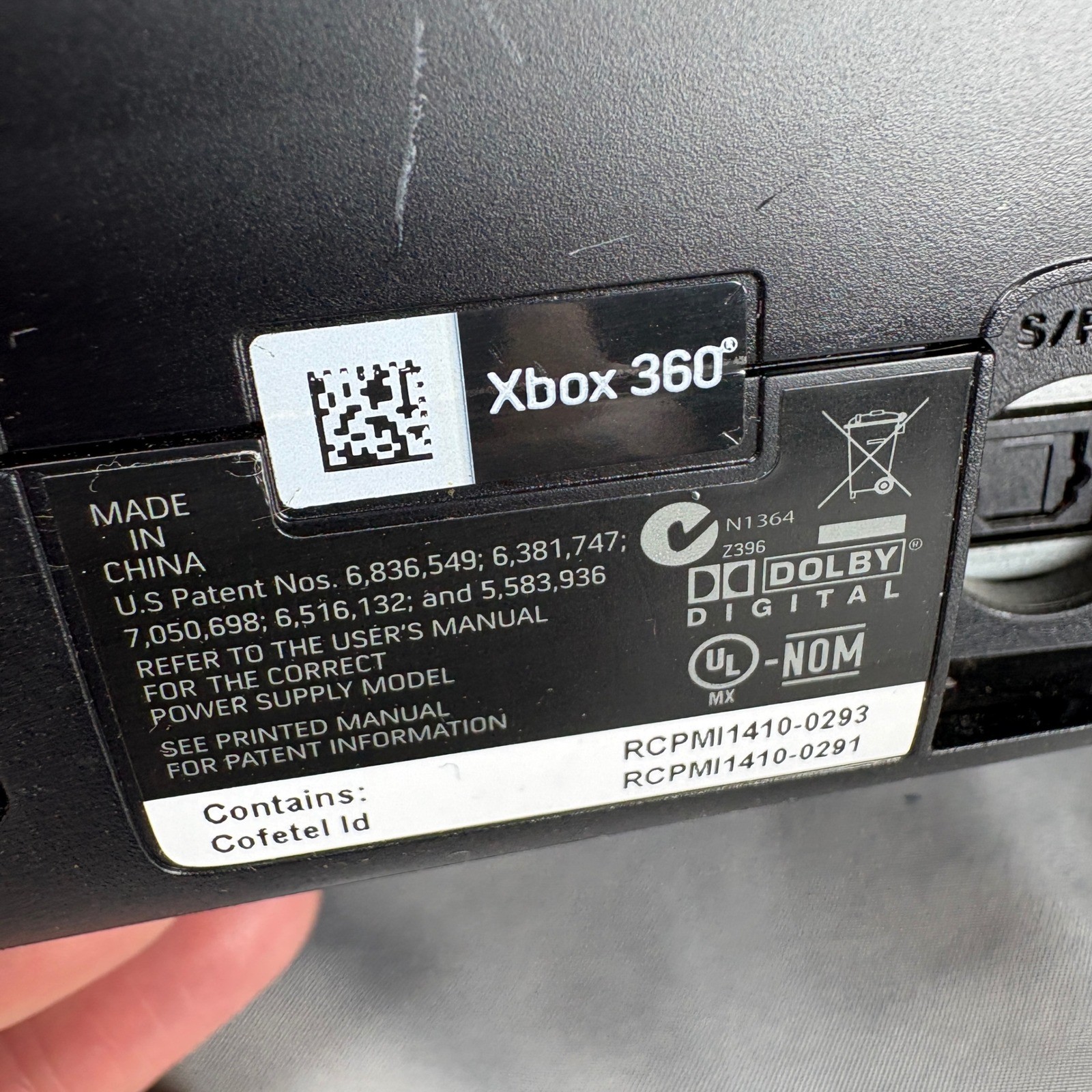 Microsoft Xbox 360 S 1439 Console Bundle Black Kinect 2 Controllers Power Supply
