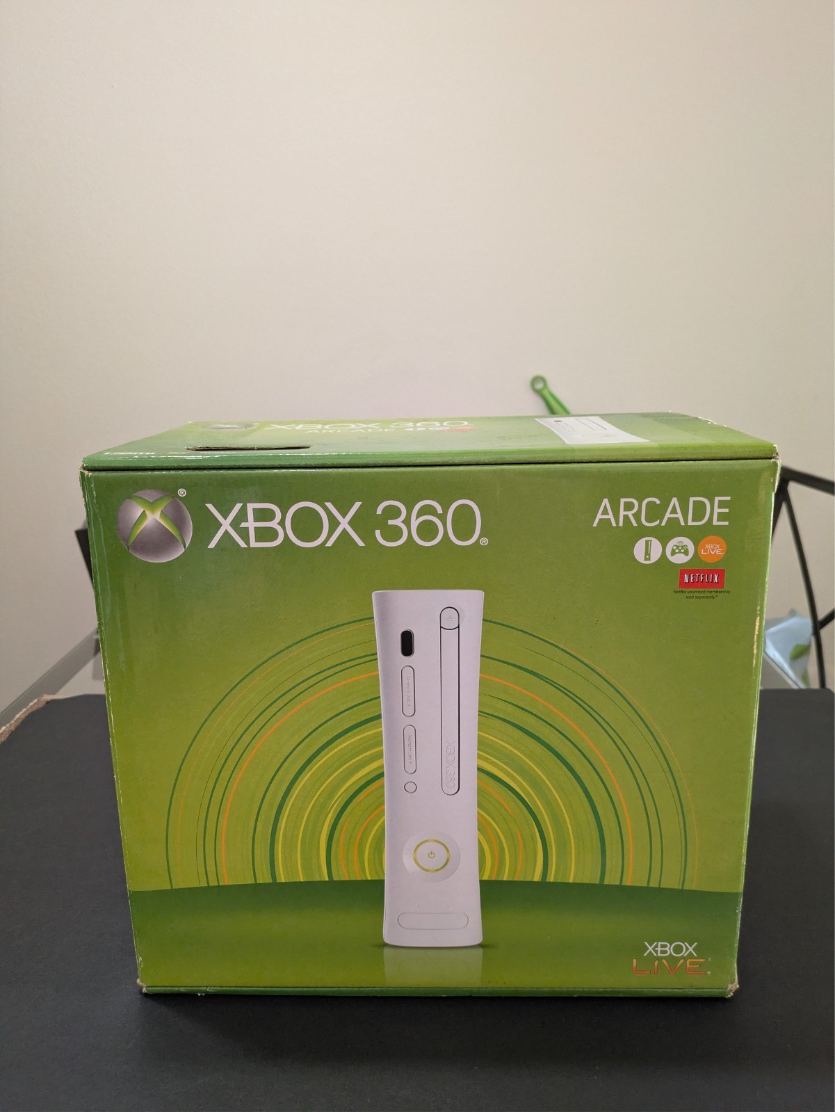 Microsoft Xbox 360 Arcade – FACTORY SEALED NIB Never Opened 256mb collector item
