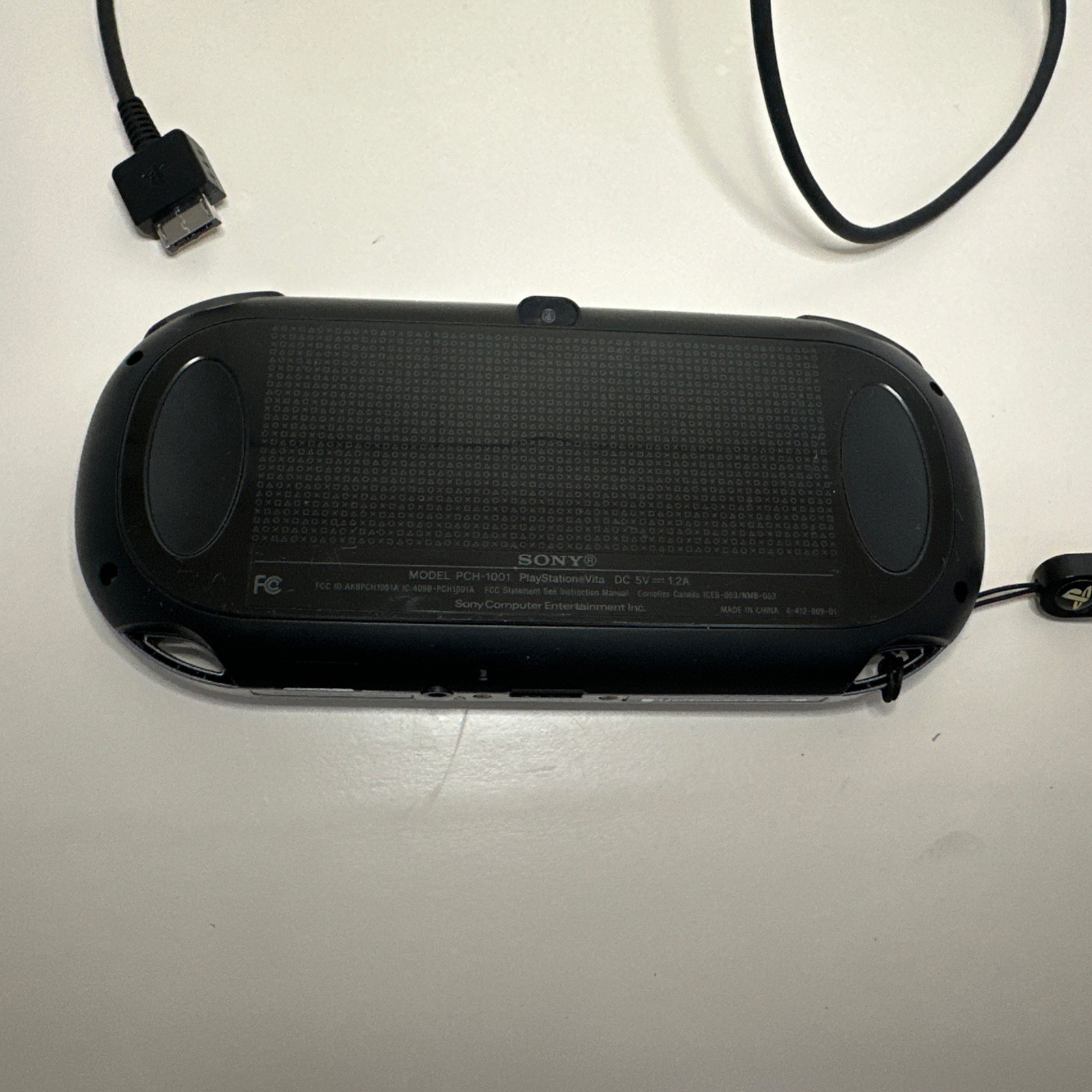 Sony PS Vita PCH-1101 Limited Edition Handheld System – Crystal Black With Game.