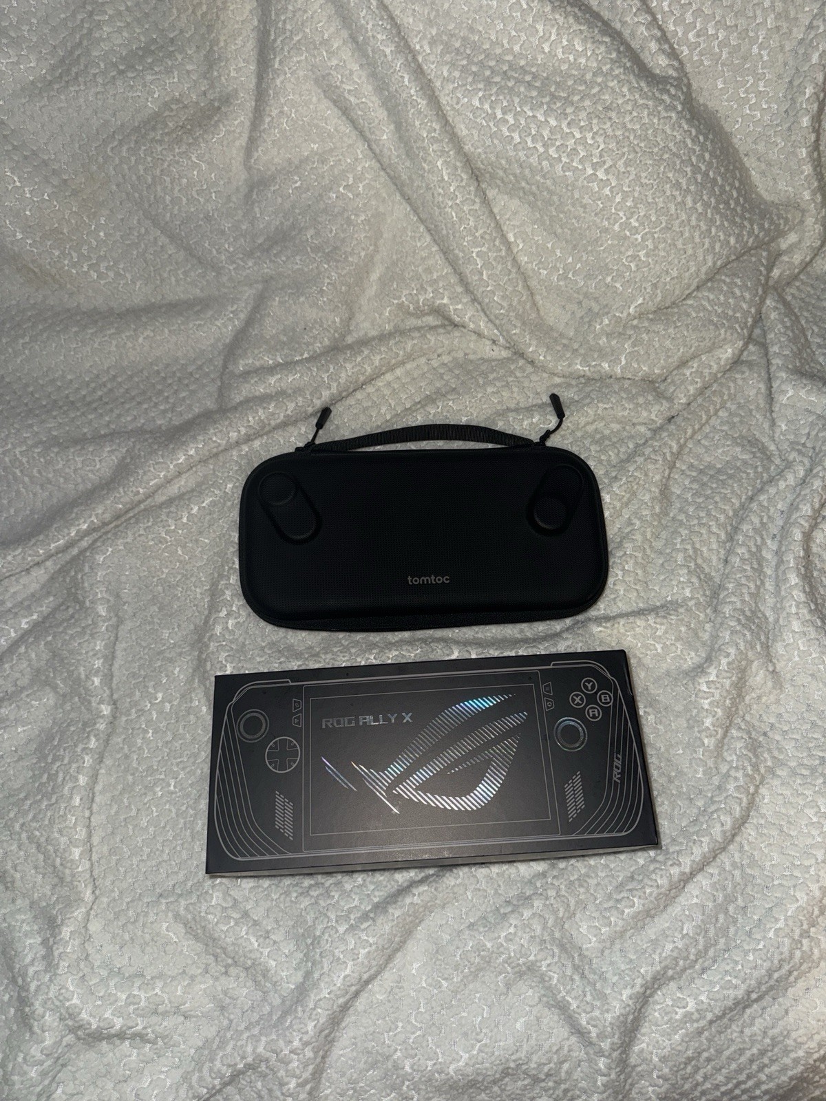 ASUS – ROG Ally X 7″ 120Hz FHD 1080p Gaming Handheld – AMD Ryzen Z1 Extreme 1 TB