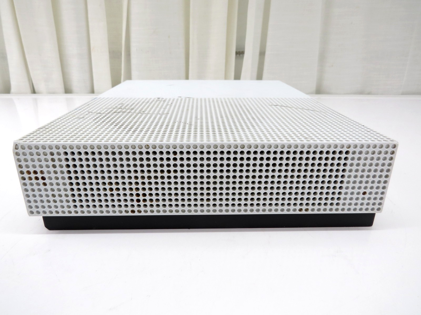 Microsoft Xbox One S All-Digital Edition 1TB White Game Console 1681