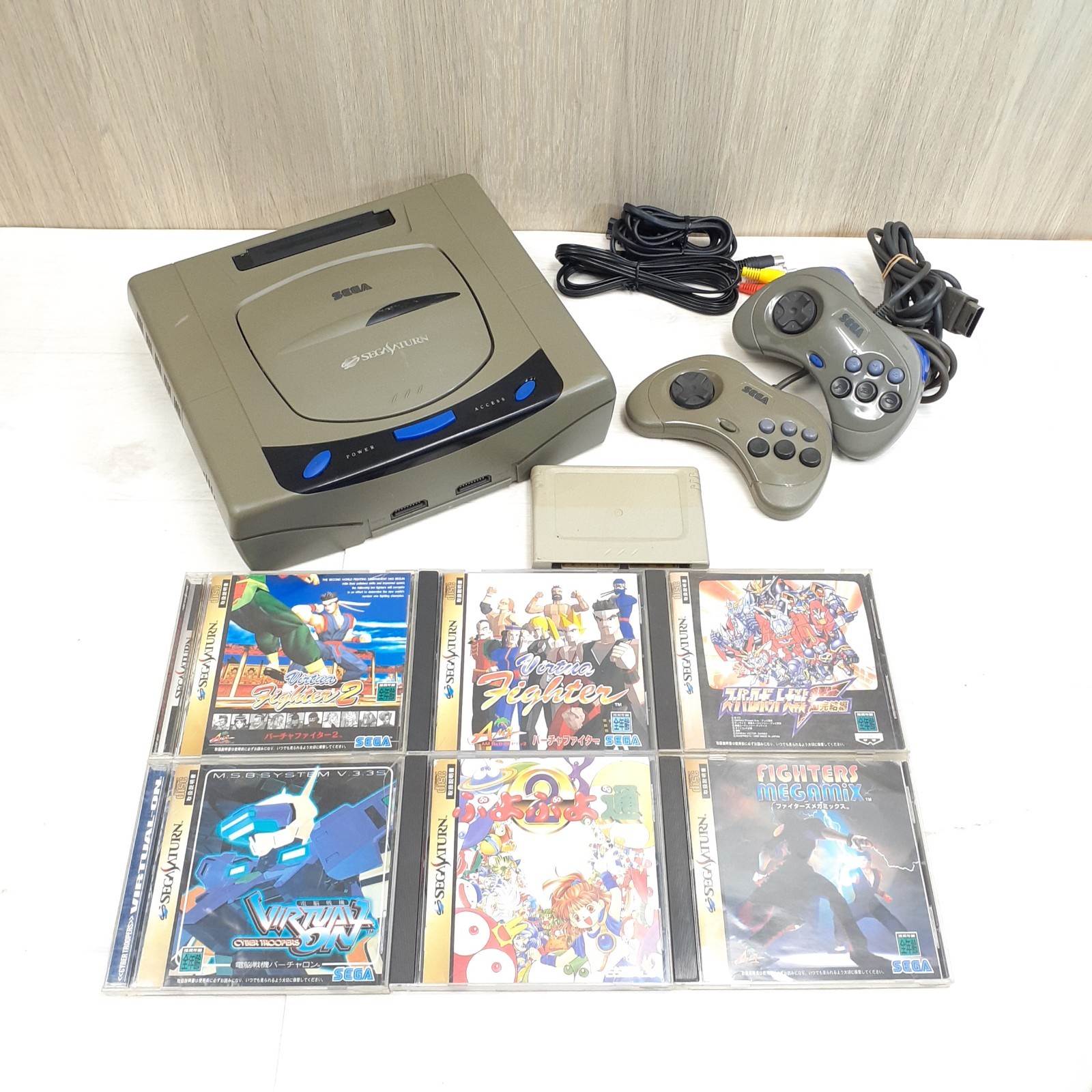 Sega Saturn Japanese Gray Console bundle with 2 controllers 6 games & memory