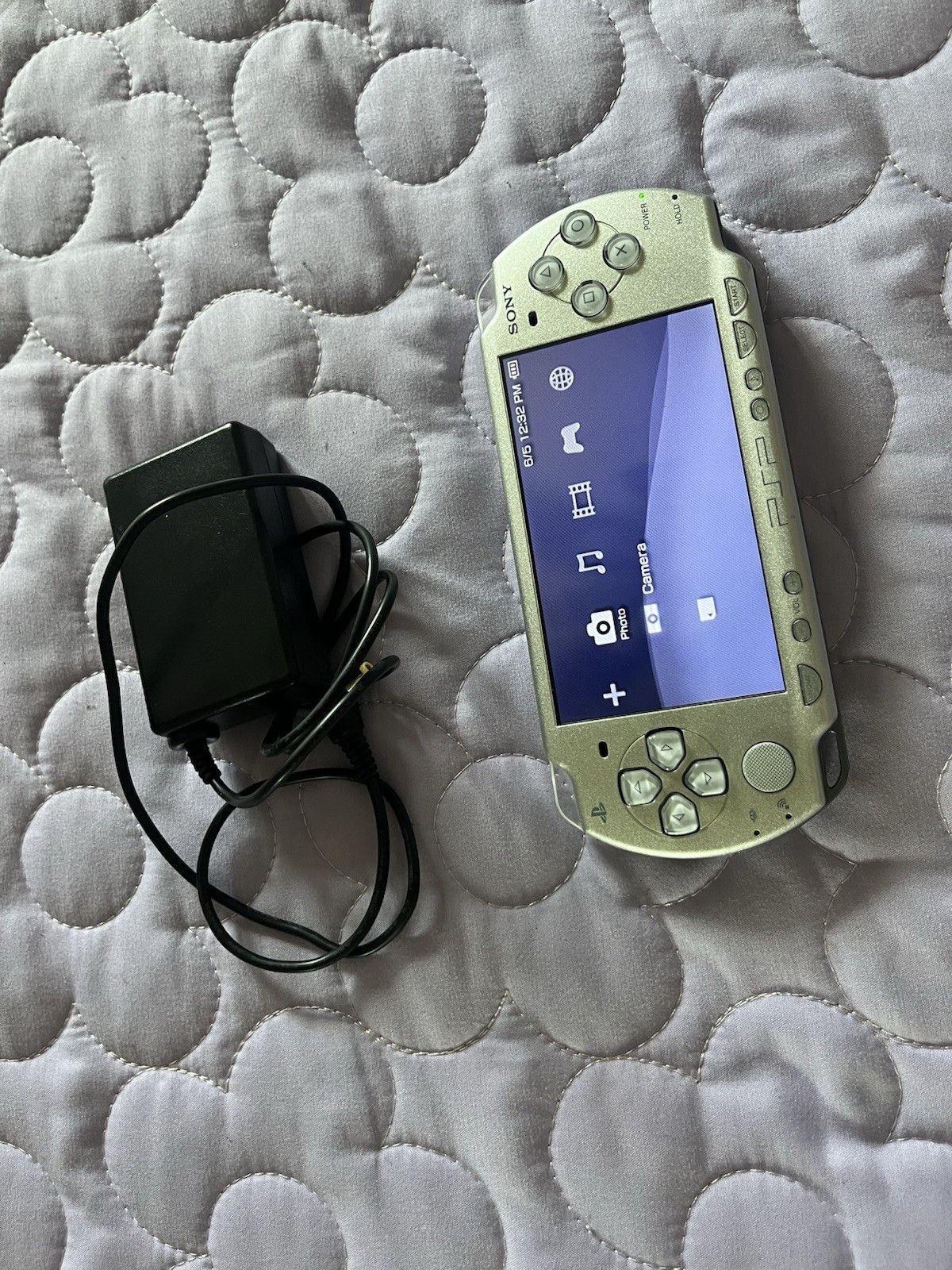 Sony PSP 2001 Slim Launch Edition Handheld System – Silver with Charger