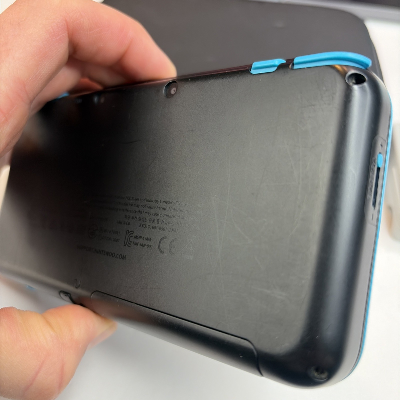 Nintendo 2DS XL Console – Black/Turquoise W Charger Case Stylus US Model