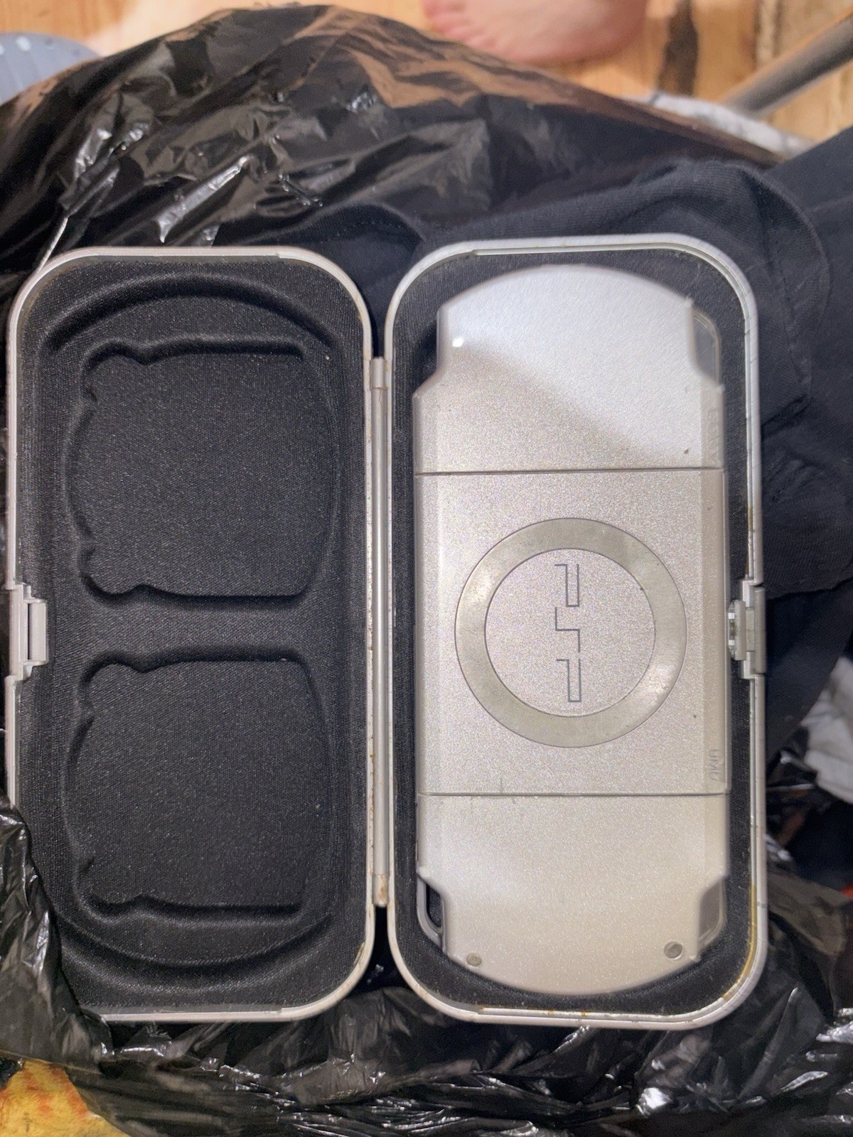 Sony PSP 2001 Slim Launch Edition Handheld System – Silver