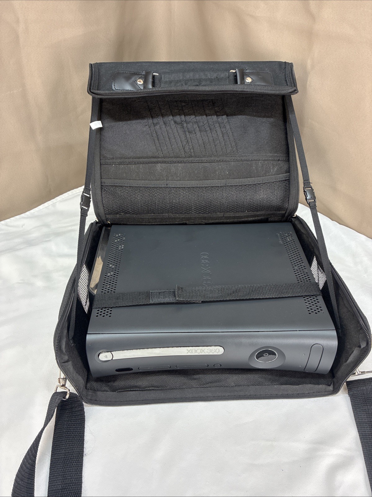 Xbox 360 Elite Console – Black – Falcon Model W/Carry Bag & Halo 4 Controller
