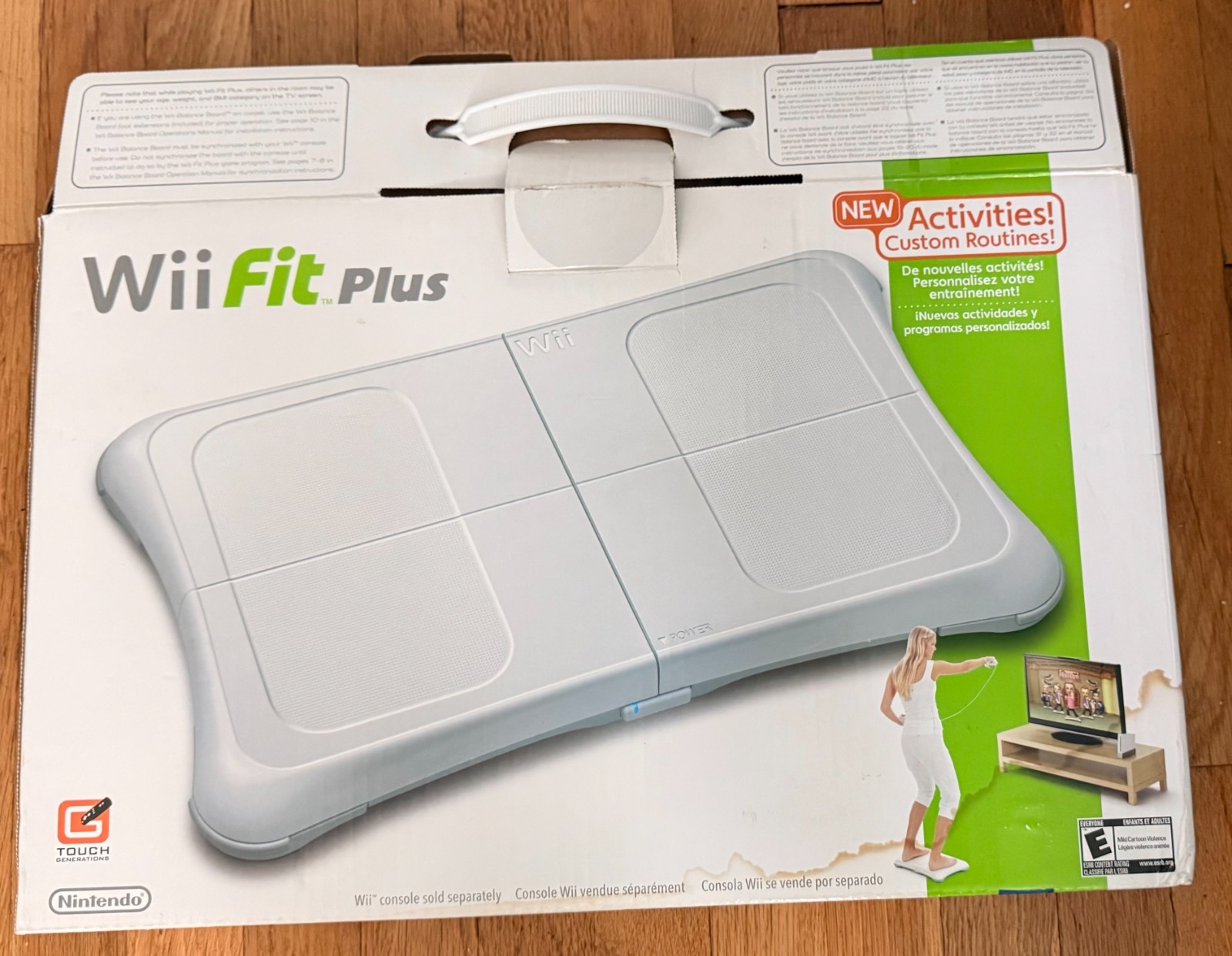 Nintendo White Wii in box with 9 classic Games