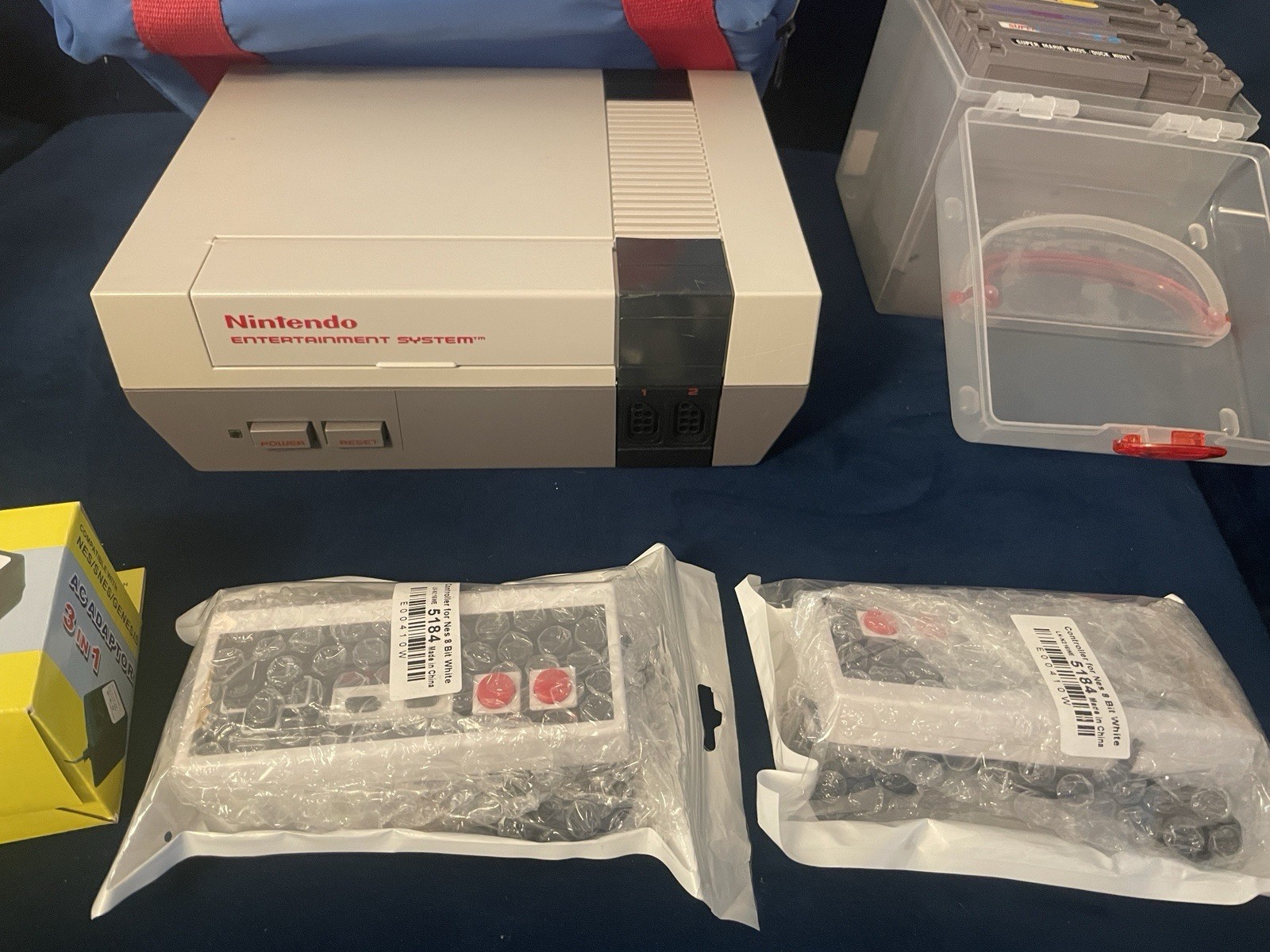 Nintendo NES Video Game Console with 5 games and Original 80’s NES case