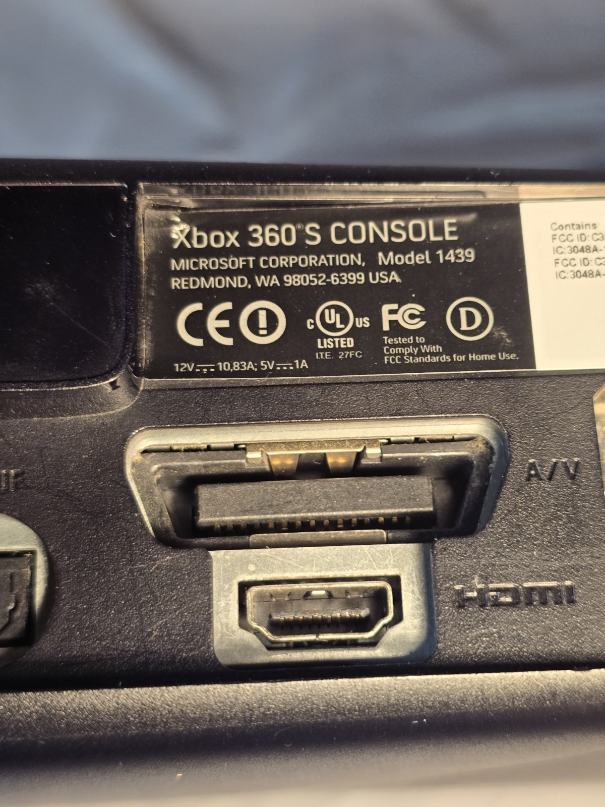 Xbox 360 S Slim Model 1439 Glossy Black Console 250GB HDD w/ Controller Works