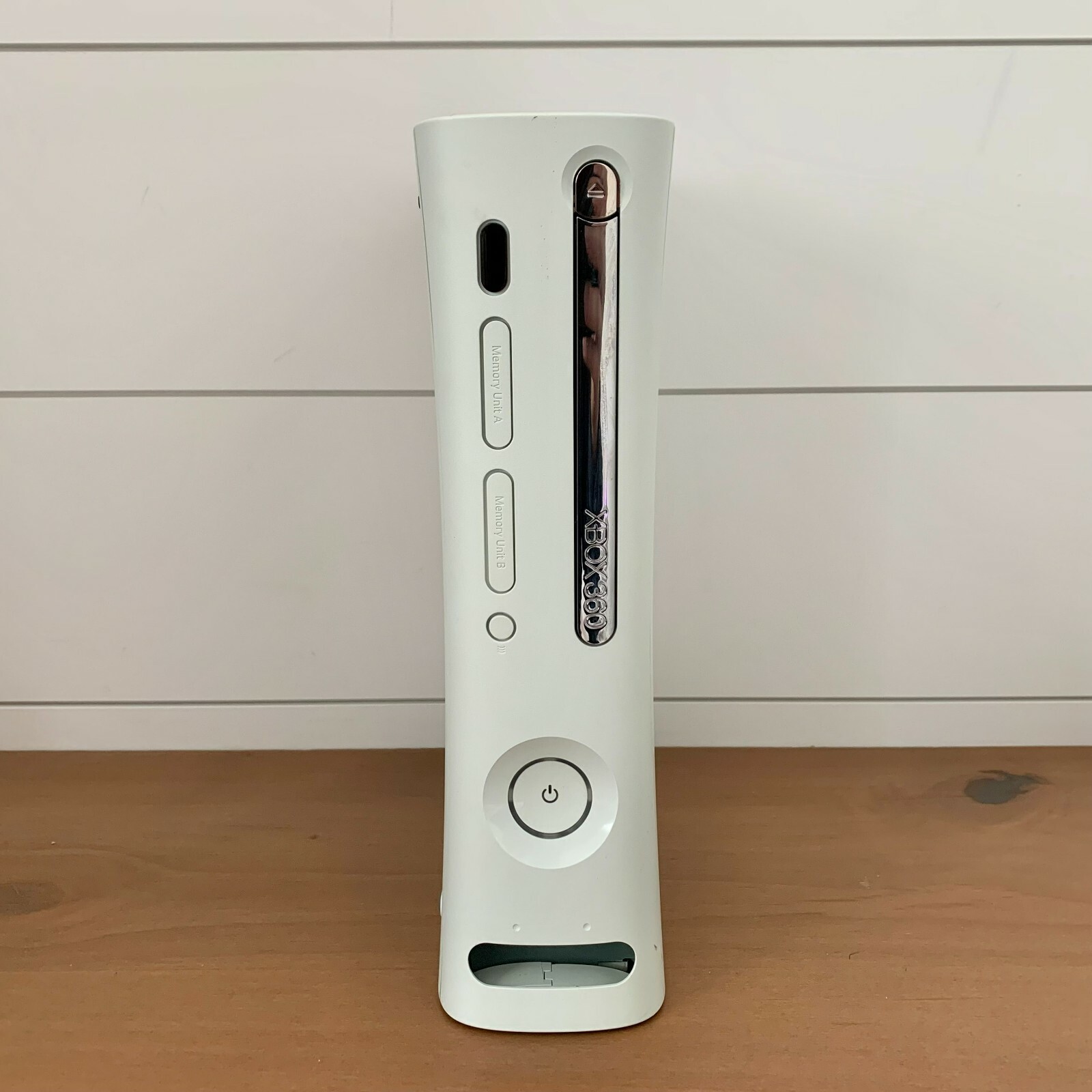 Microsoft Xbox 360 White Video Gaming Console System Includes Controller & Cords
