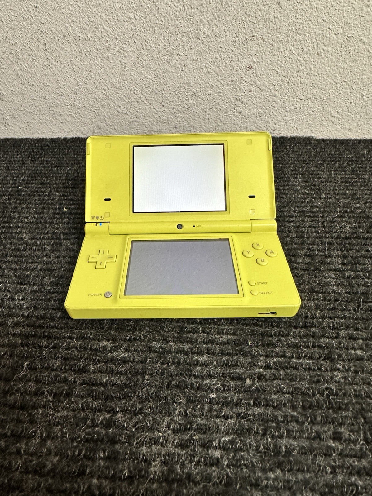 Nintendo DSi Handheld Console Yellow Japan Model Nice
