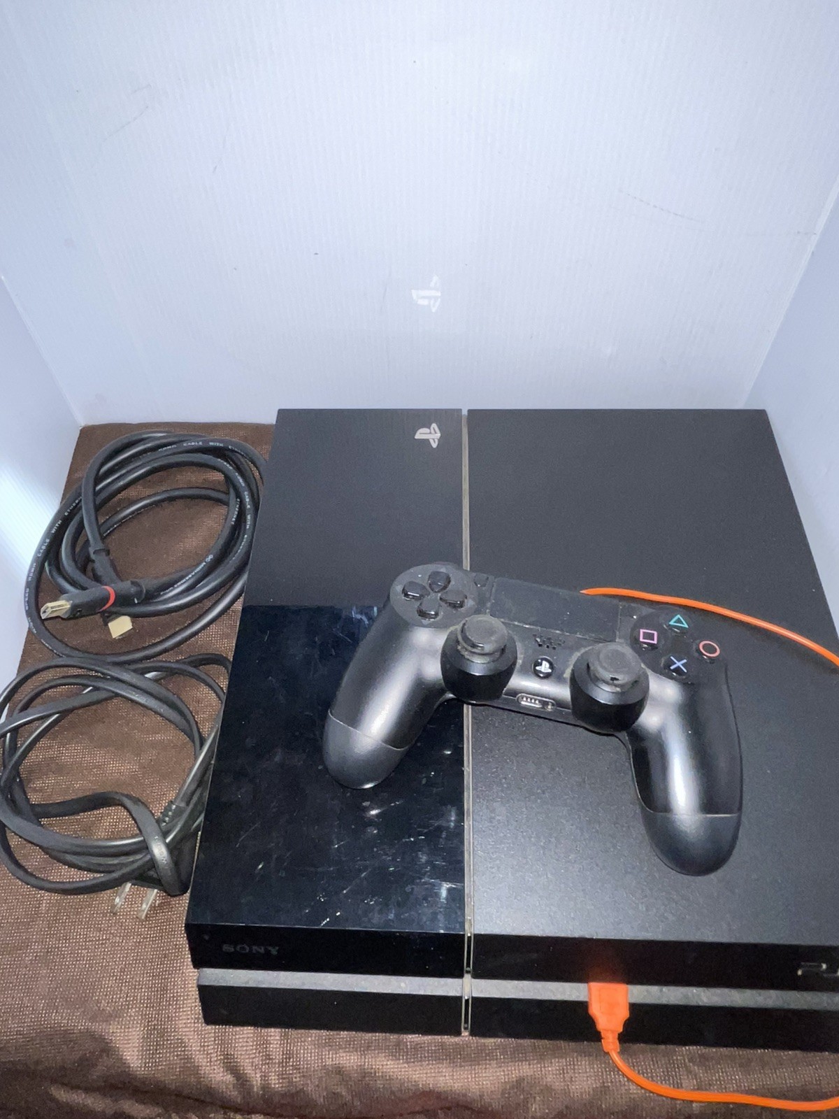 Sony PlayStation 4 500GB Gaming Console – Black cords/ Controller.