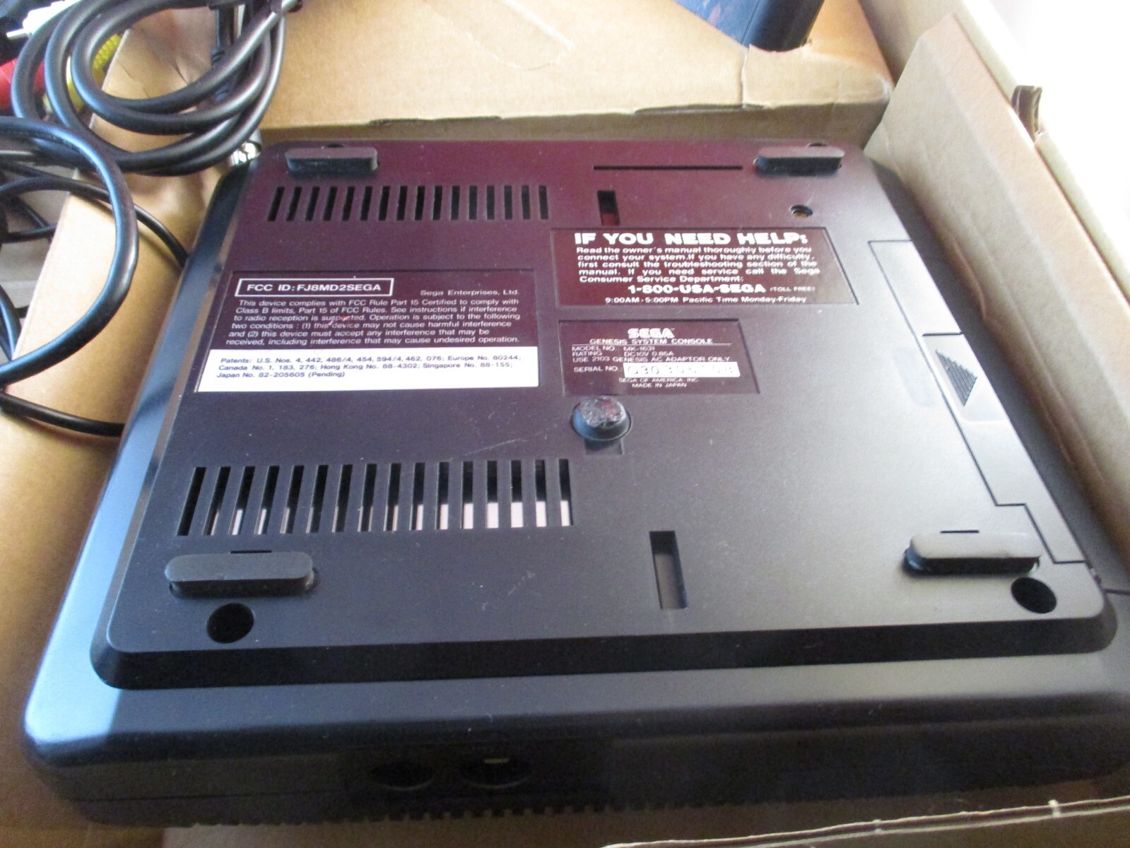 Sega Genesis Model 2 Console w/ Lion King Box, Controller, Cords, System Manual