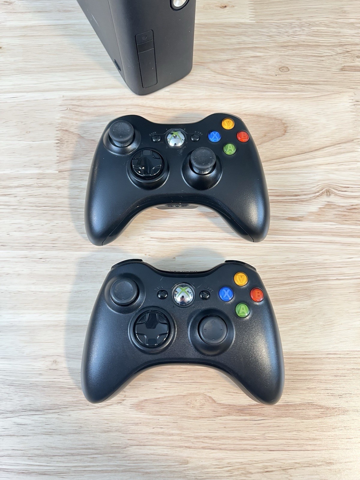 Microsoft Xbox 360 E Model 1538 4 GB Console & Two Controllers – NO POWER CORD