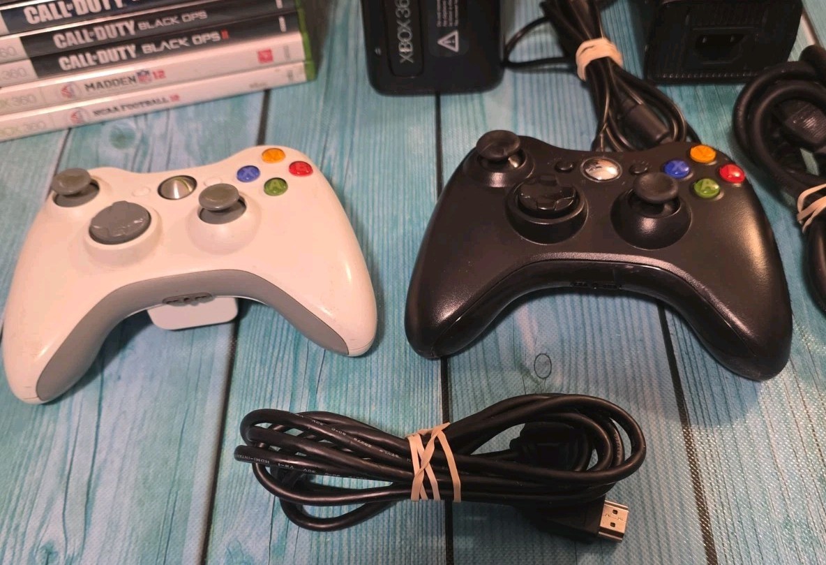 🔥Microsoft Xbox 360 S 320GB Console Bundle Model 1439 W/6 Games🔥