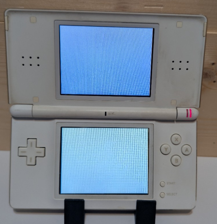 Nintendo DS Lite White Handheld USG-001 W/Charger *Tested* Dead Left Speaker