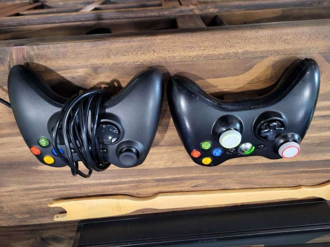 Microsoft Xbox 360 S Black Console Bundle 2 Controllers + 24 Games Tested Works