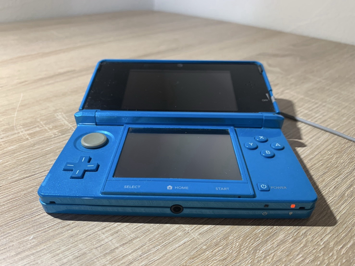 0983 Nintendo 3DS Light Blue For Parts