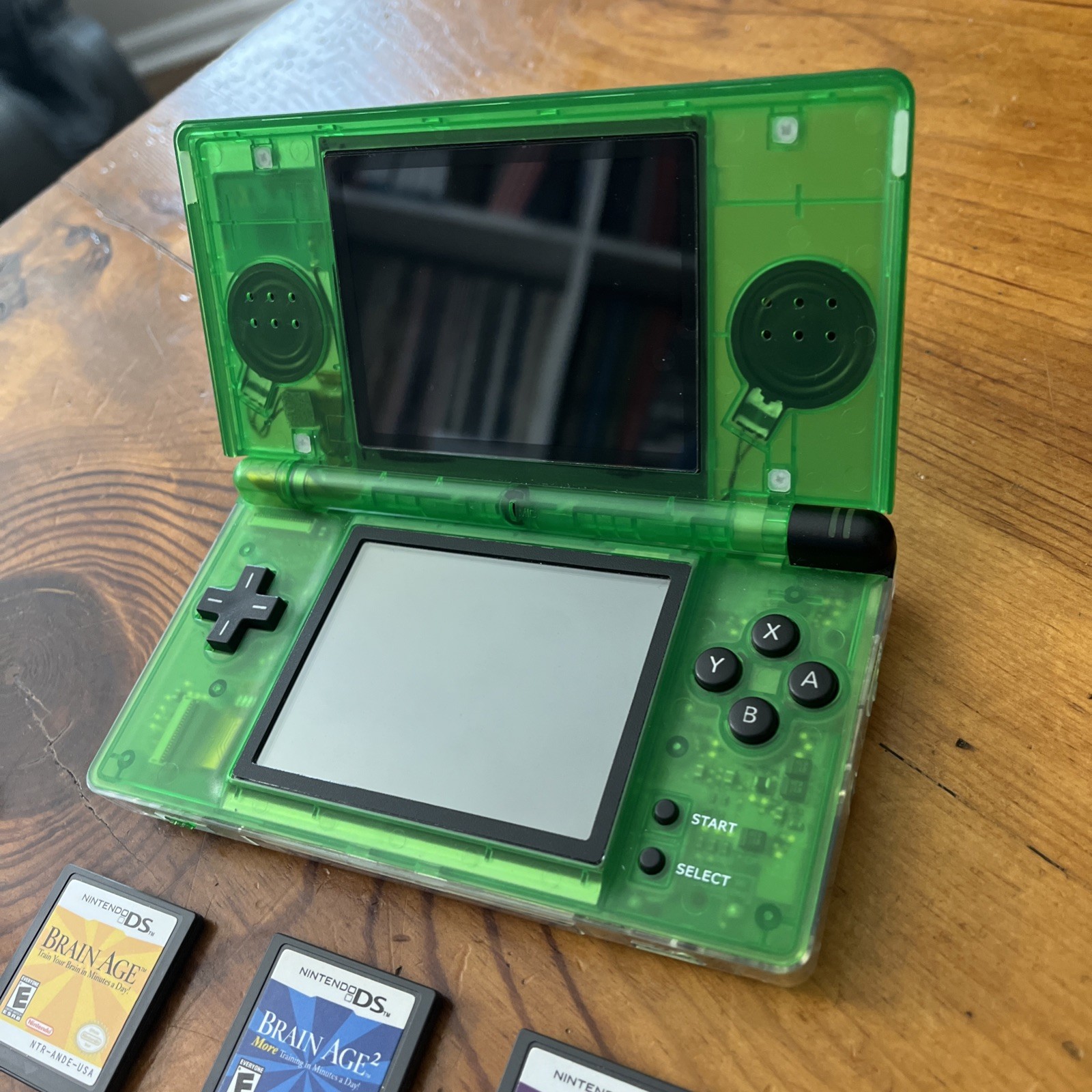 Nintendo DS Lite Bundle + 500 Mult-cartridge (US Version)