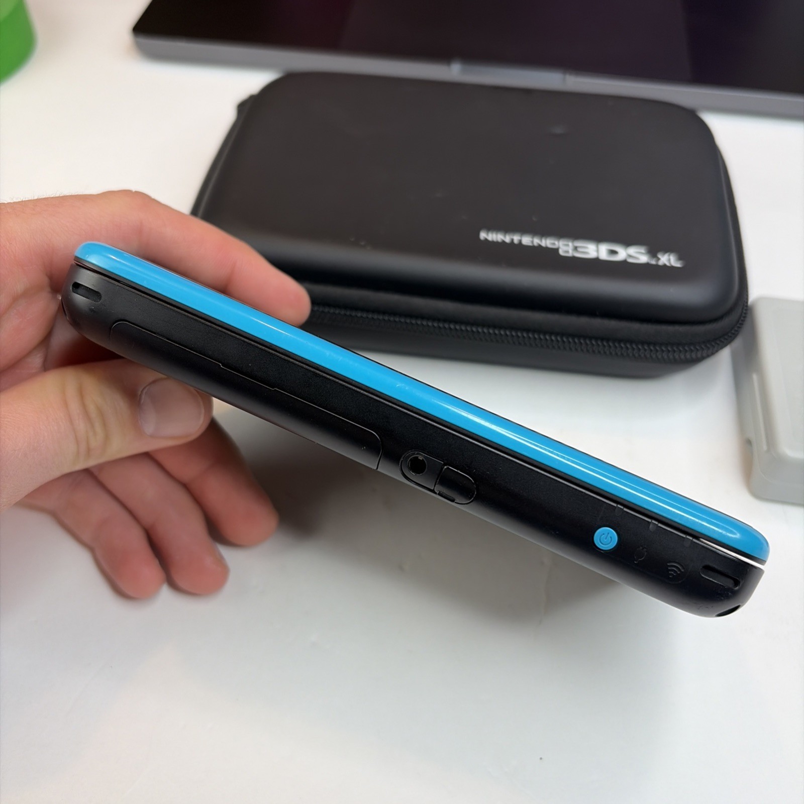 Nintendo 2DS XL Console – Black/Turquoise W Charger Case Stylus US Model