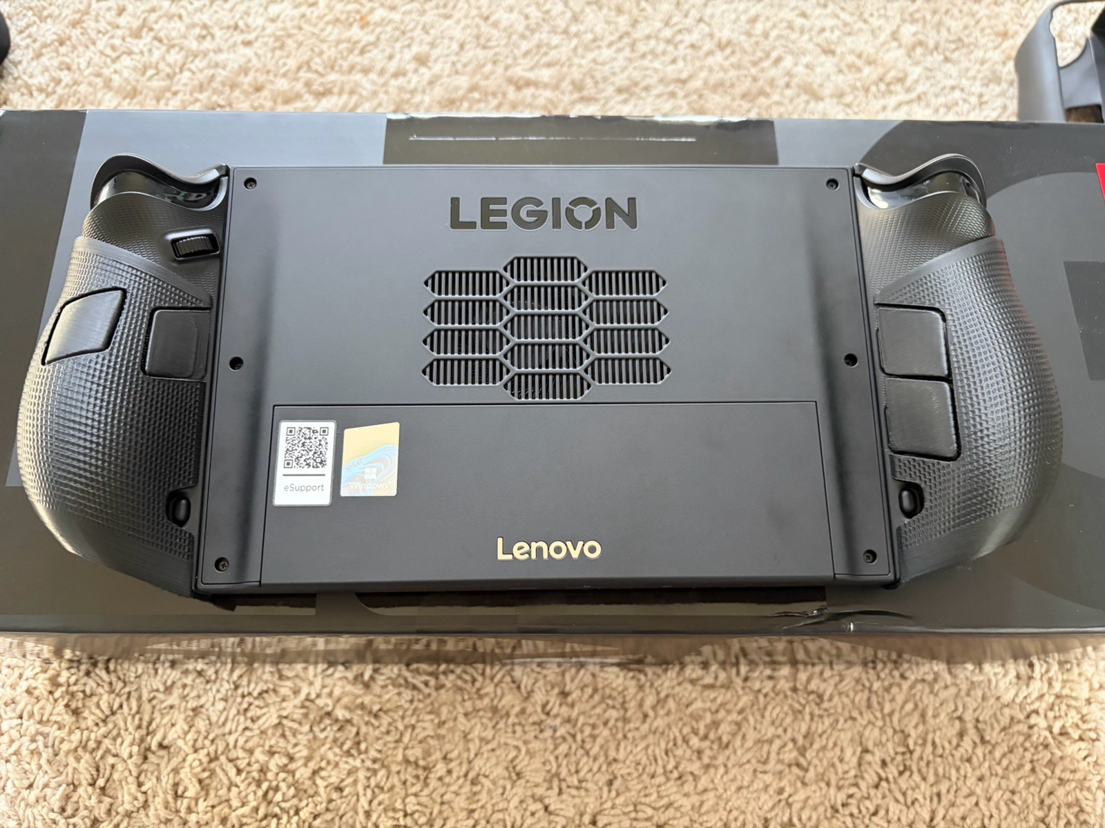 Legion Go 2 with Z2 Extreme, 32 GB RAM, 1TB HD, OLED (In Hand) MINT