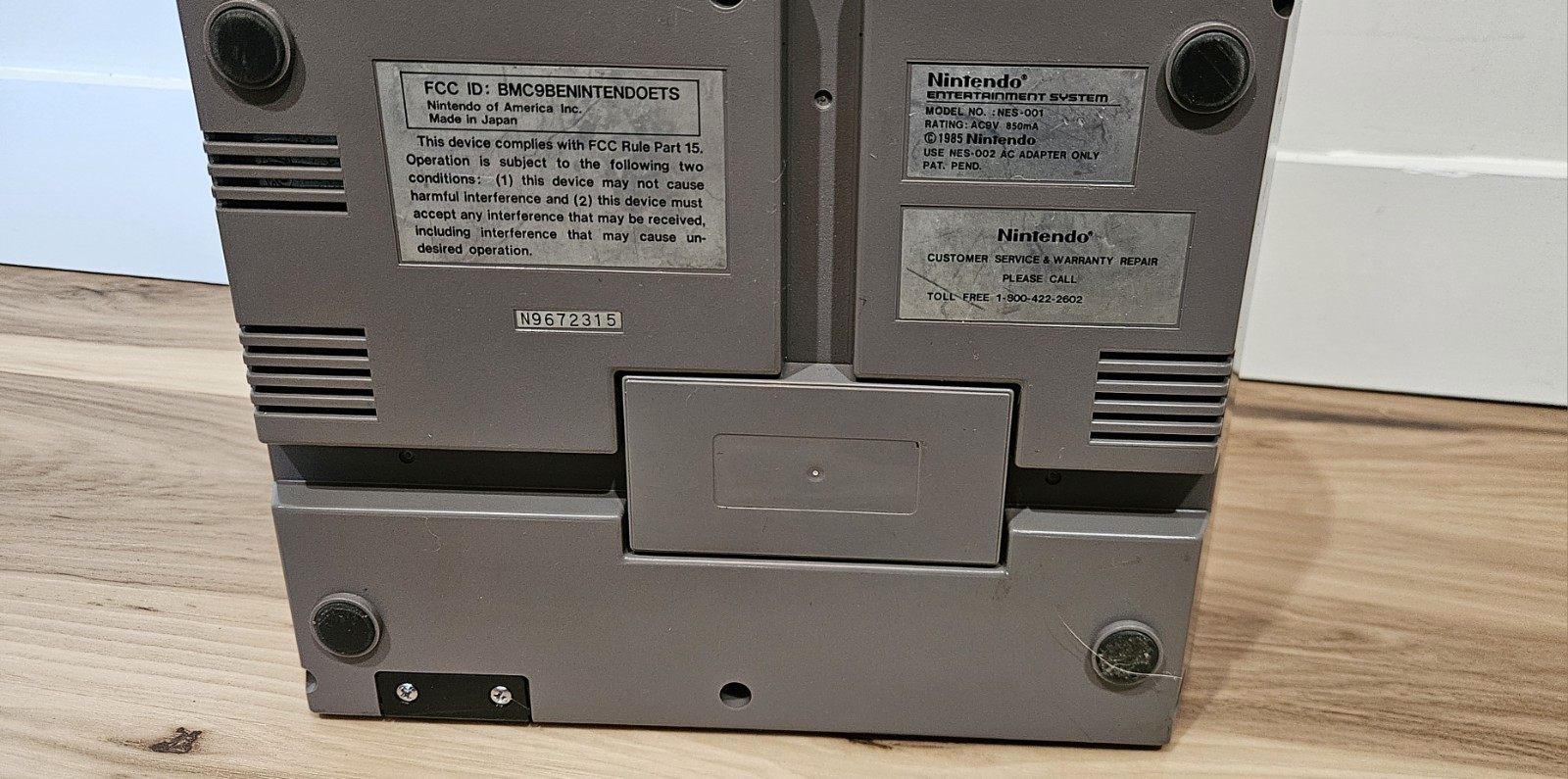 Nintendo NES-001 1985 Sometimes it works other times the red light just blinks.
