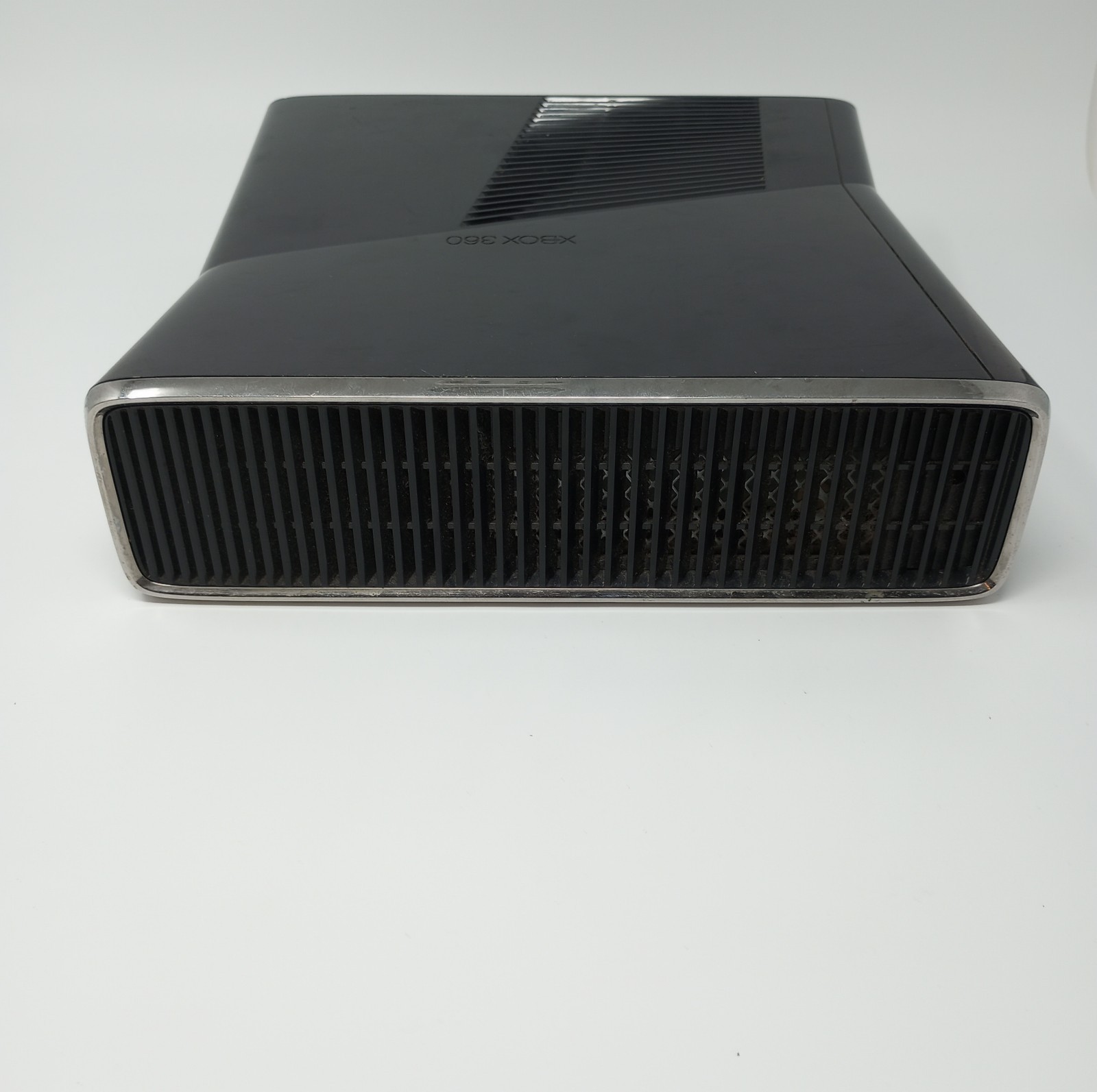 Xbox 360 S (1439) Console, Controller, Cables, & More Periodic Red Ring Issue