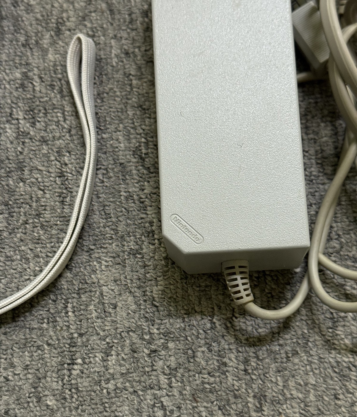 Nintendo Wii Console HD (2 Original Wii Remotes & 320GB Harddisk) Plug and Play