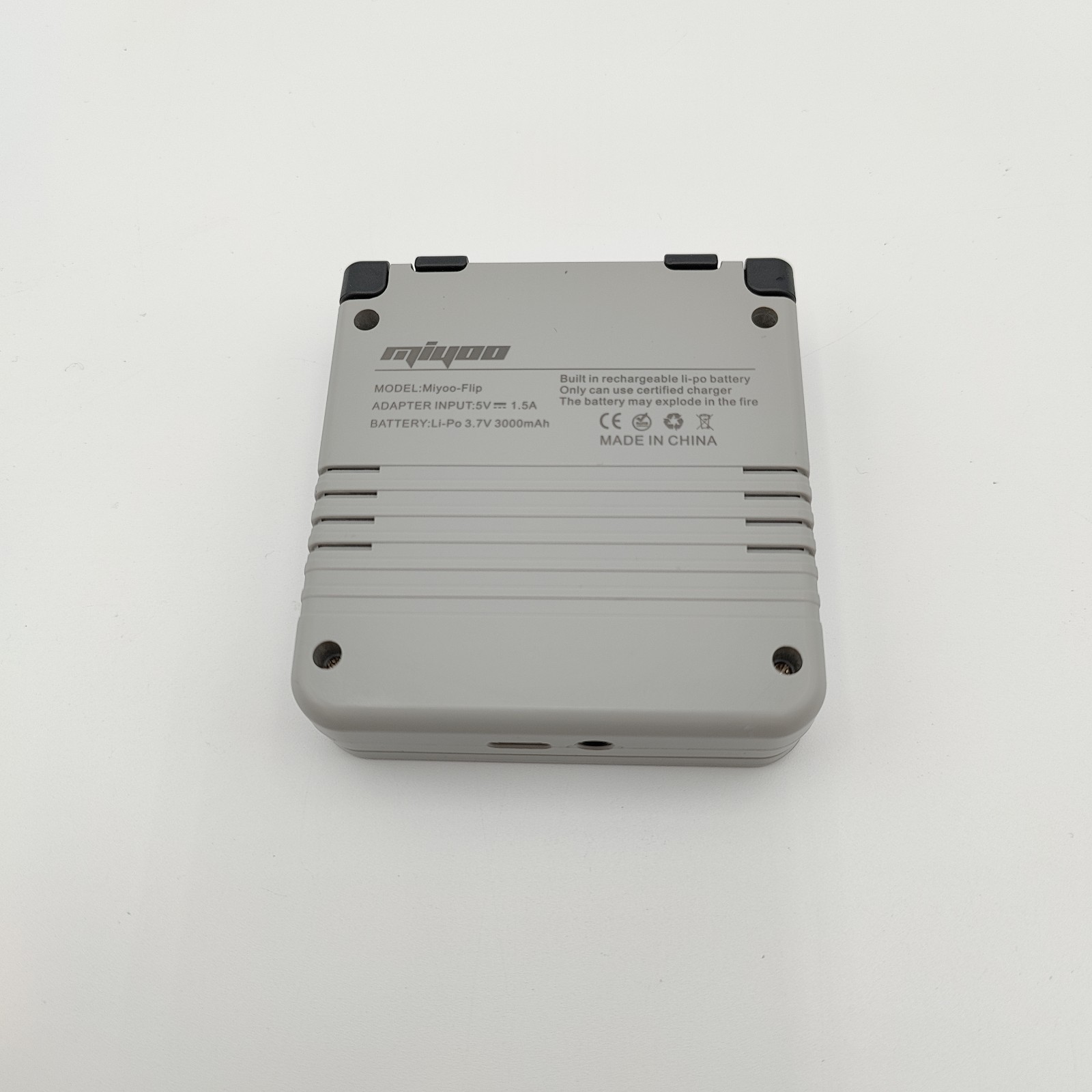 Miyoo Flip V2 – SNES (US) Grey Color Emulation Handheld with Case!