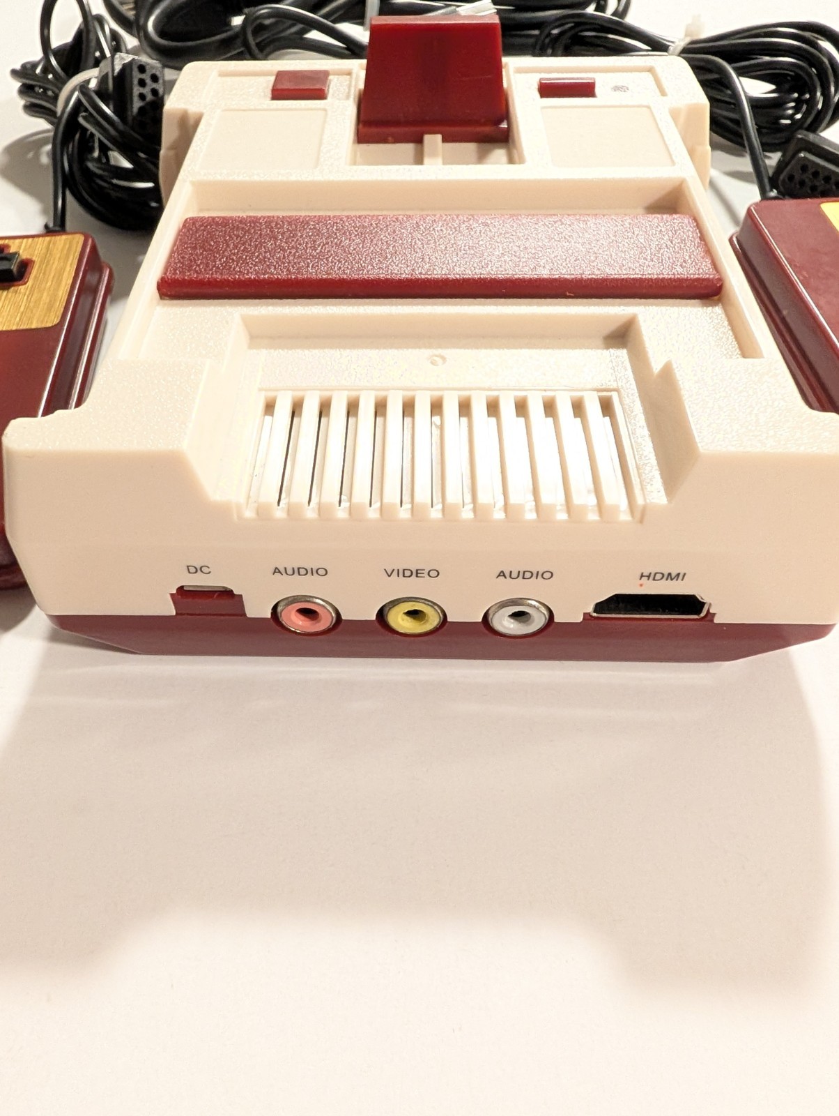 Mini Family Computer Retro 8-Bit Video Game Console with 600 Built-in NES Games