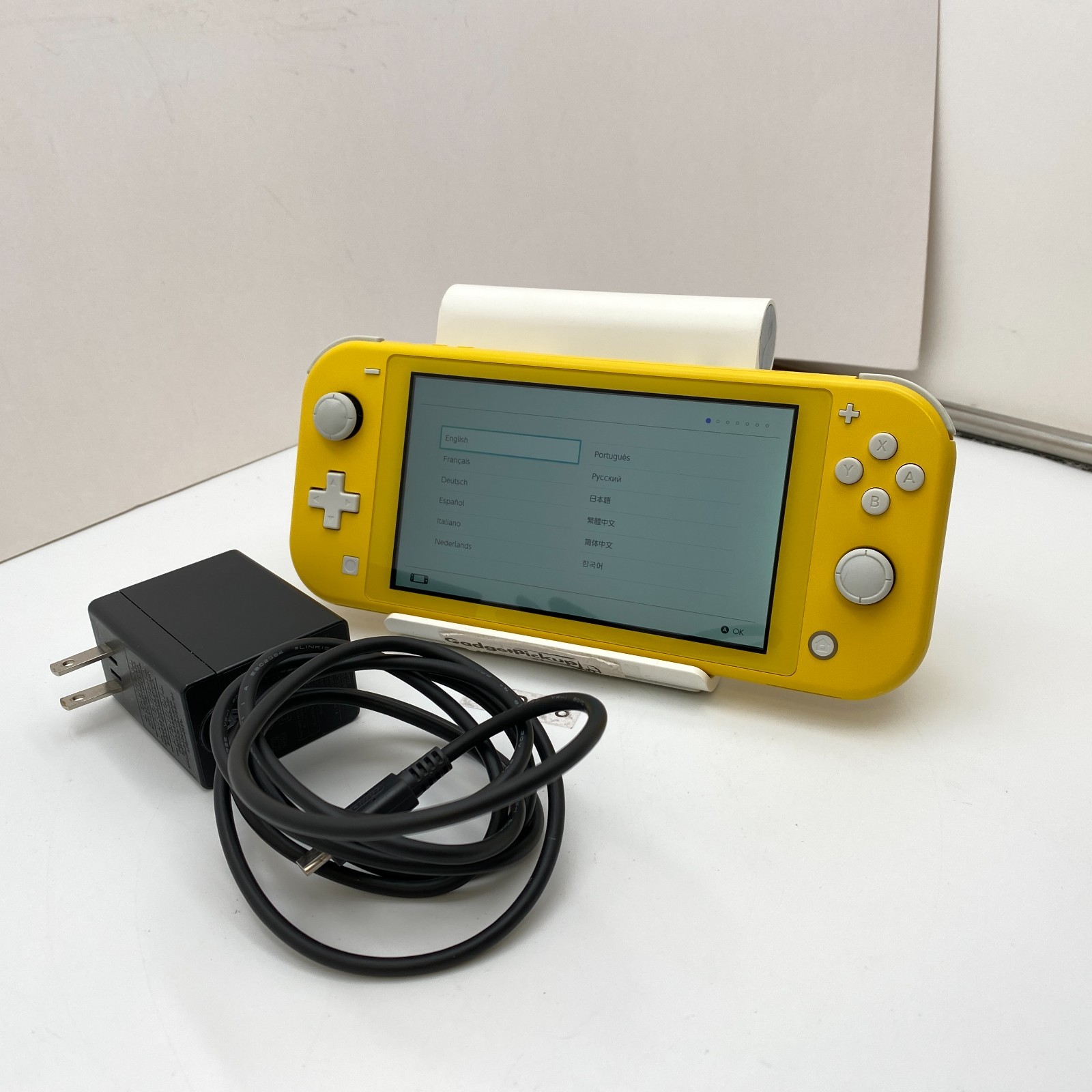 Nintendo Switch Lite – Yellow – Game Console – Fair Condition