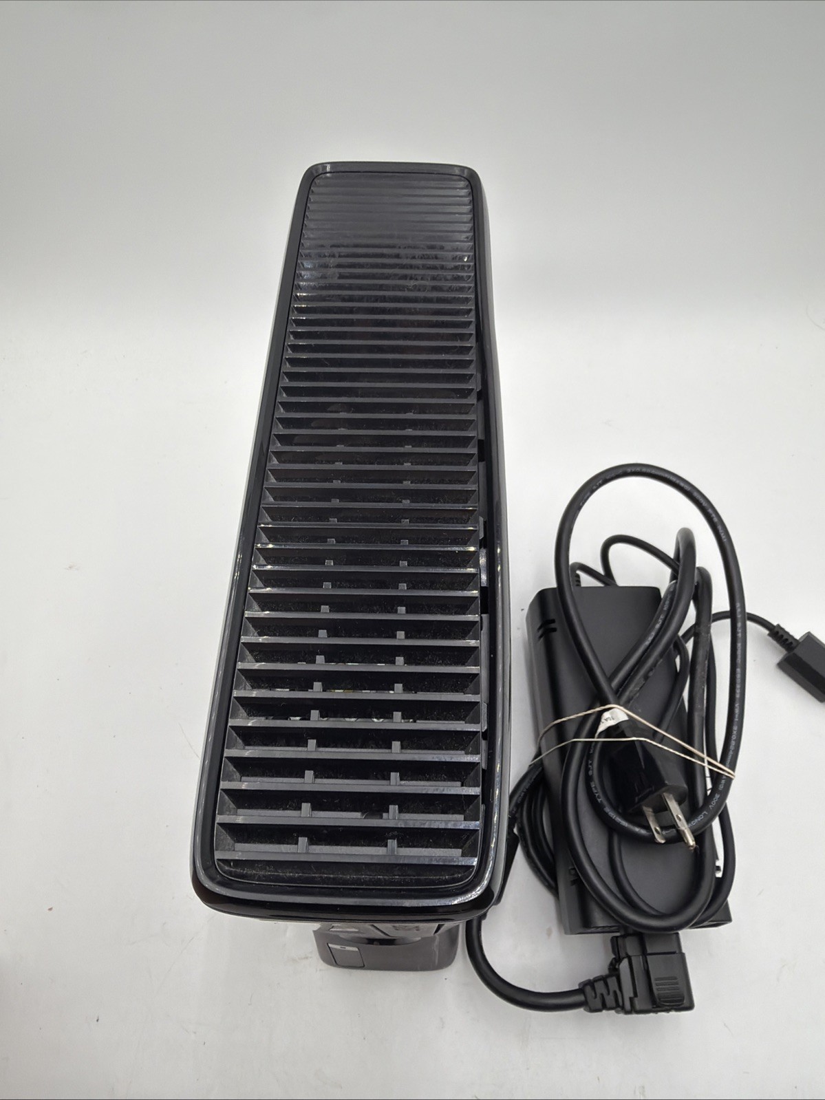 Microsoft Xbox 360 S Slim 4GB 1439 Console Bundle Controller Cable