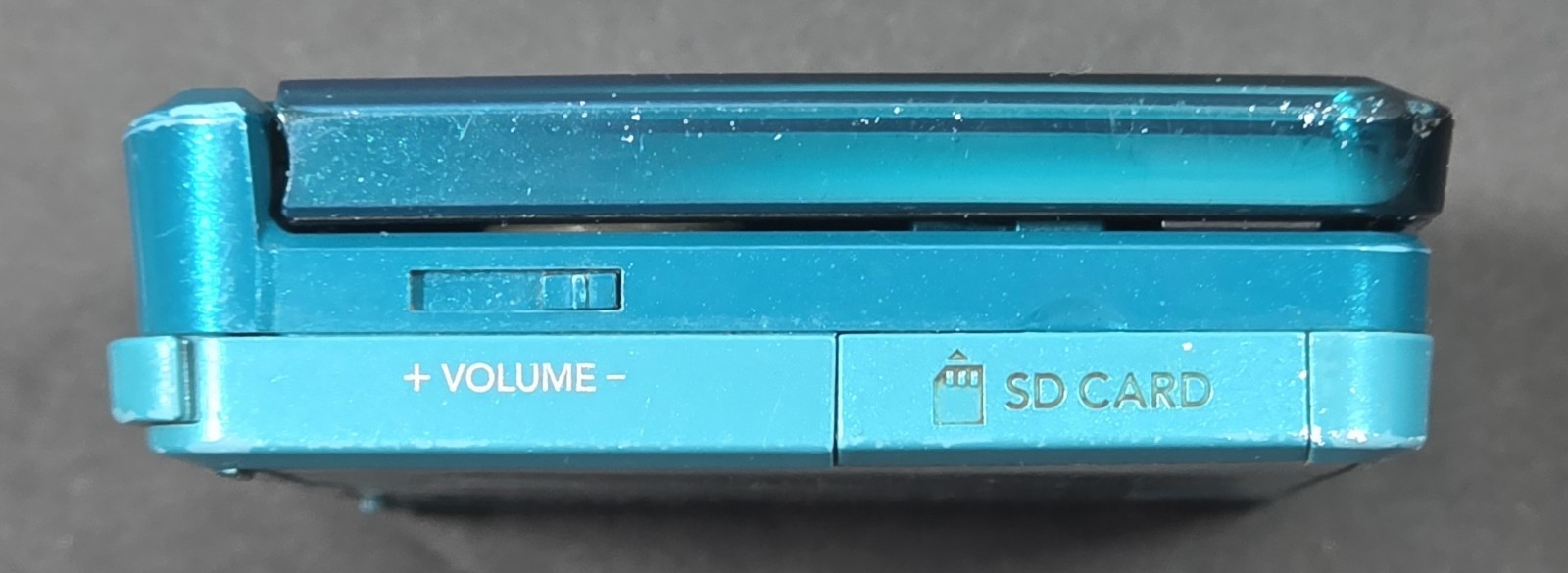 Aqua Blue Nintendo 3DS With charger , Games , 32gb SD Card – Tested working