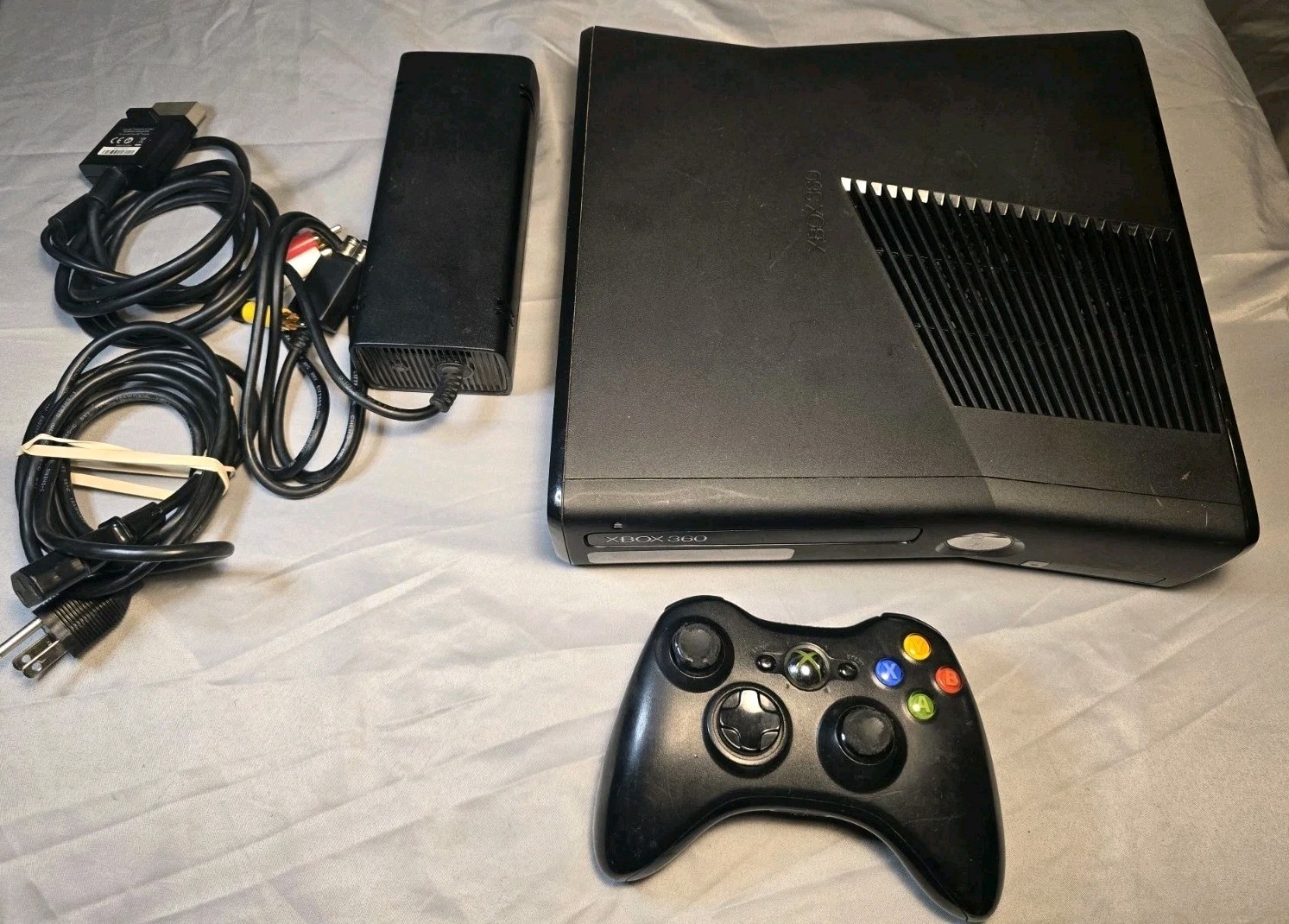Xbox 360 S Slim Model 1439 Glossy Black Console 250GB HDD w/ Controller Works