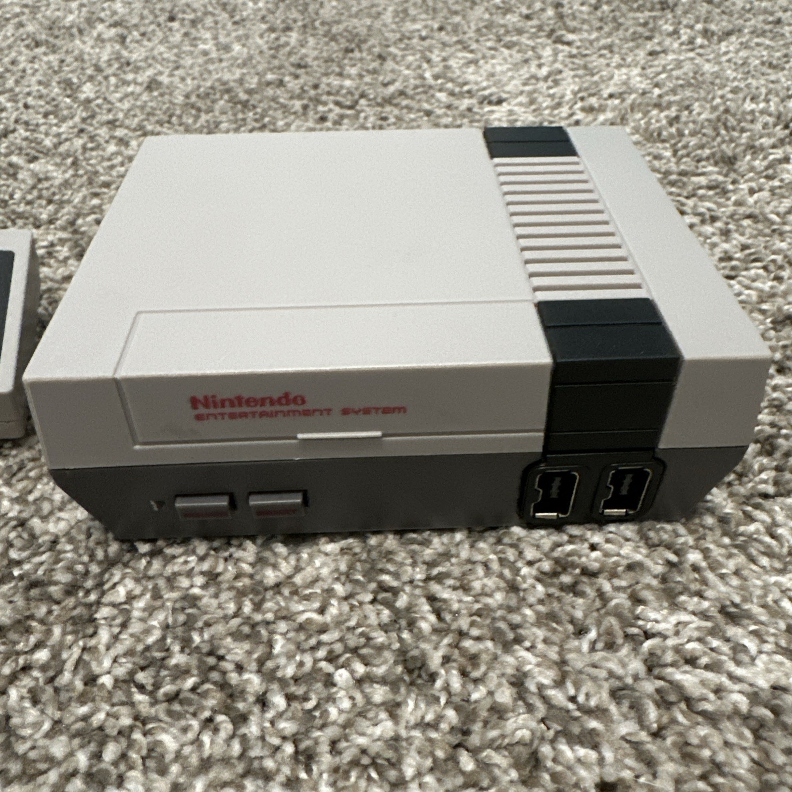 Nintendo NES CLV-001 Mini Console W/ Controller & HDMI Cable Tested