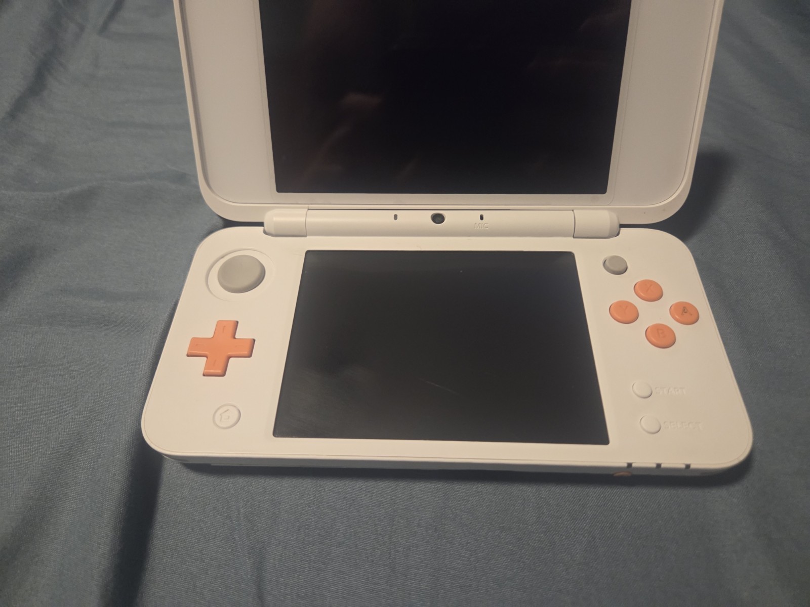 Nintendo 2DS XL