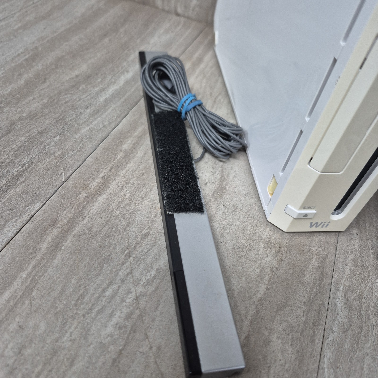 Nintendo Wii White Console No. RVL-001, Tested and Works Great Console & Cables