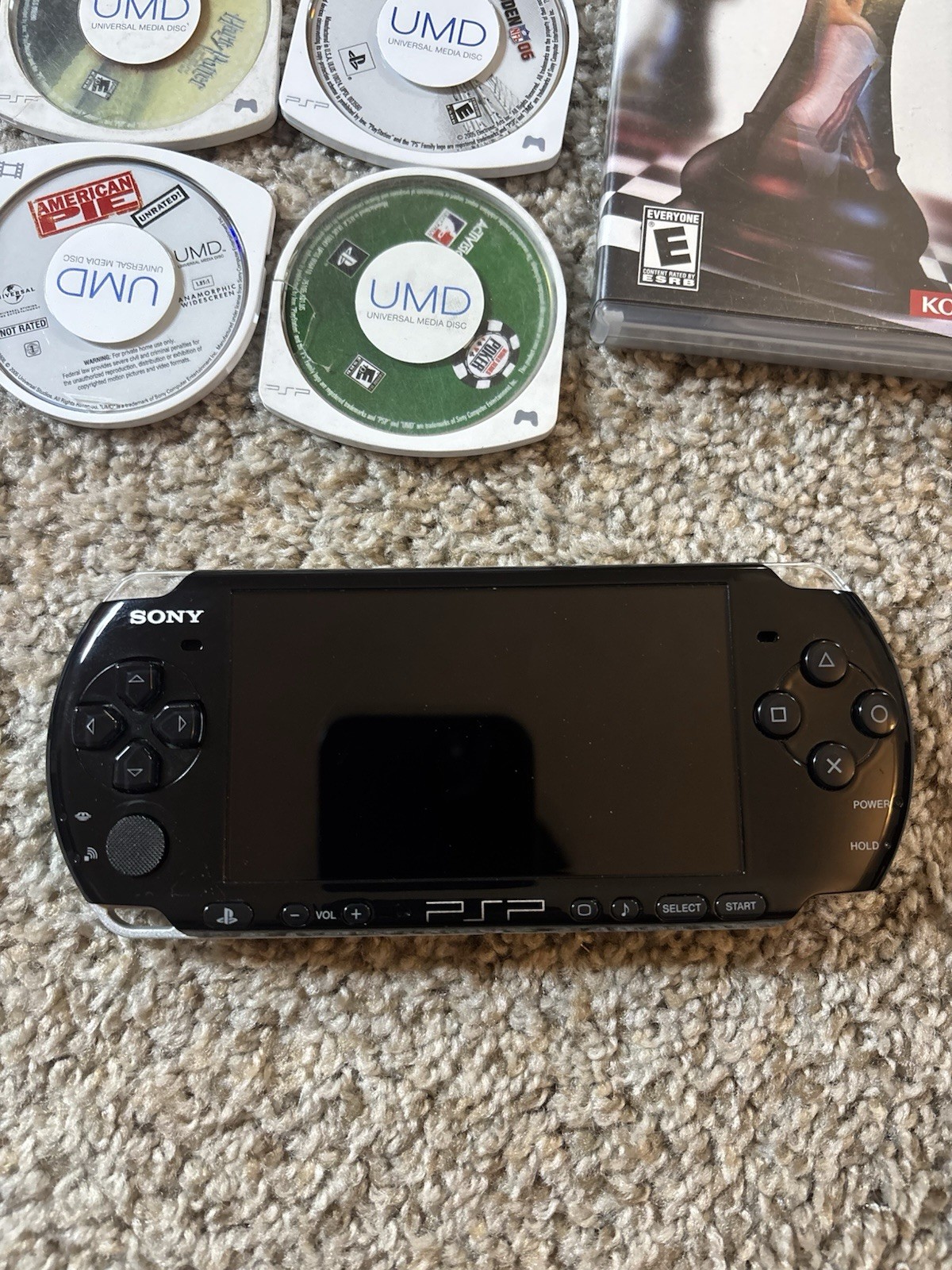 Sony PSP-3001 Console Bundle w/ 18 UMD Games & Movies Case Charger Tested