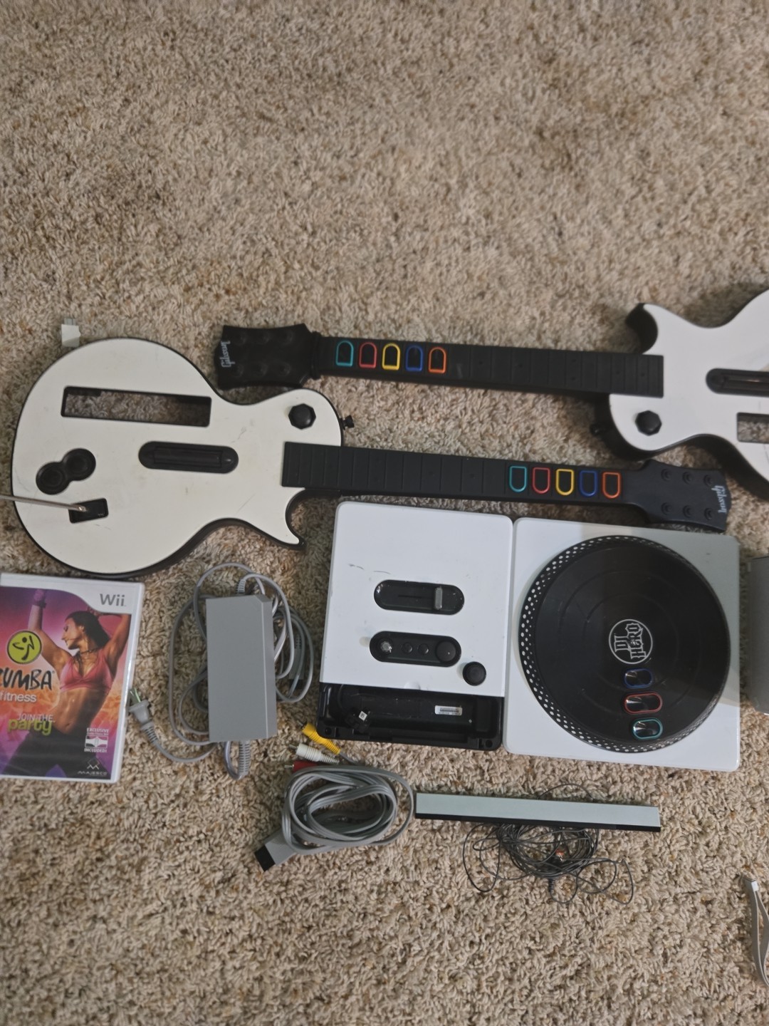 Nintendo Wii Guitar Hero 3 Bundle W Console, 2 Controllers & Remotes Tested Lot