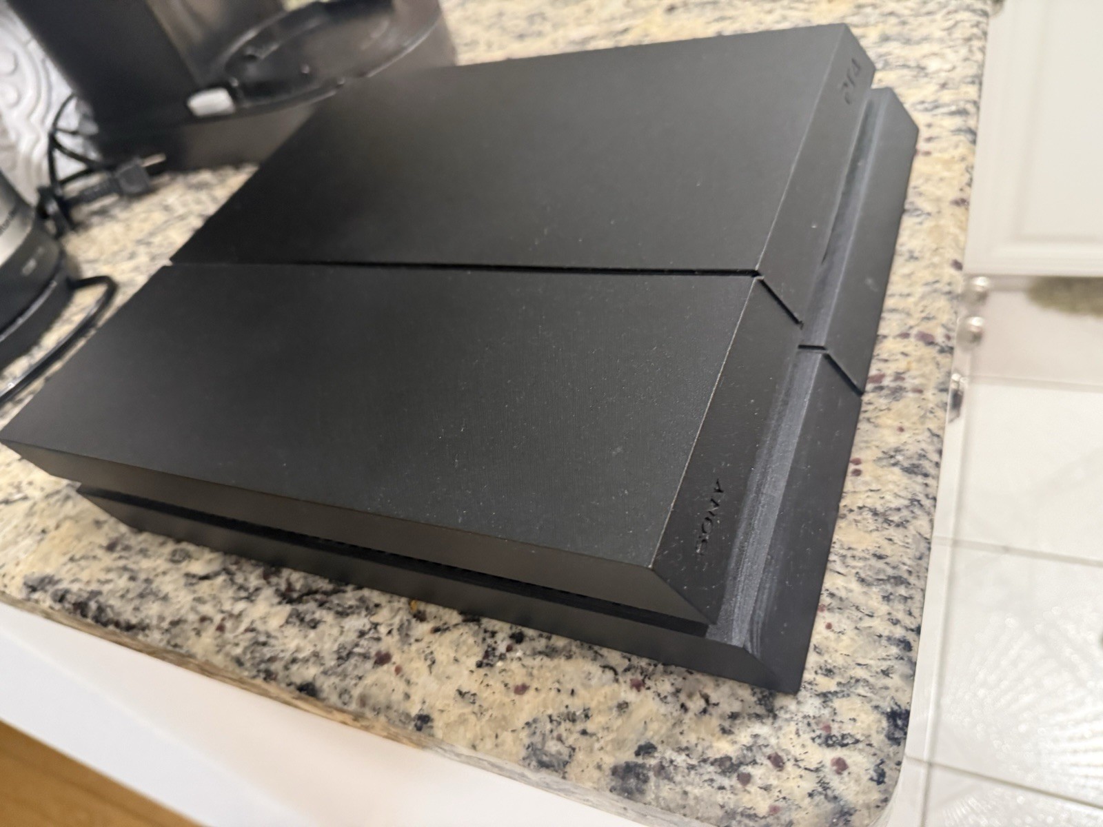 Sony PlayStation 4 PS4 500GB Black Console 1080 HDMI Blu-Ray w controller + wire