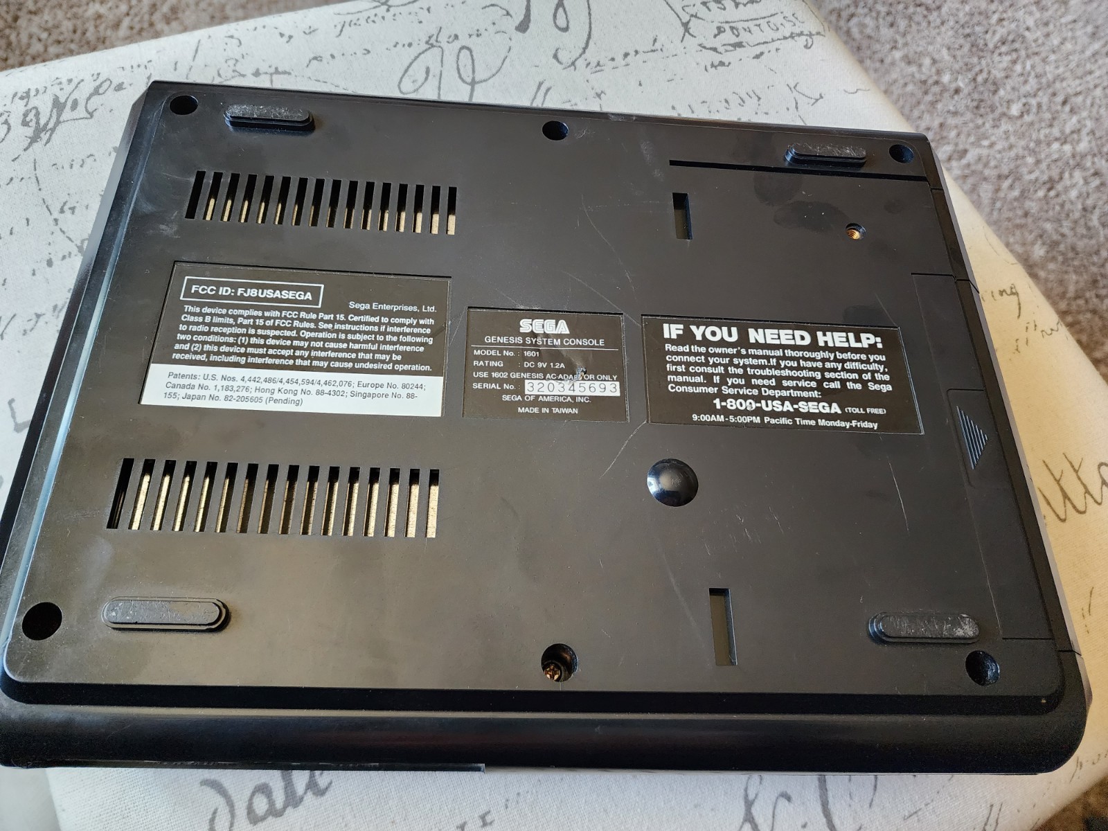 Sega Genesis Console model 1601 with two controllers and power supply