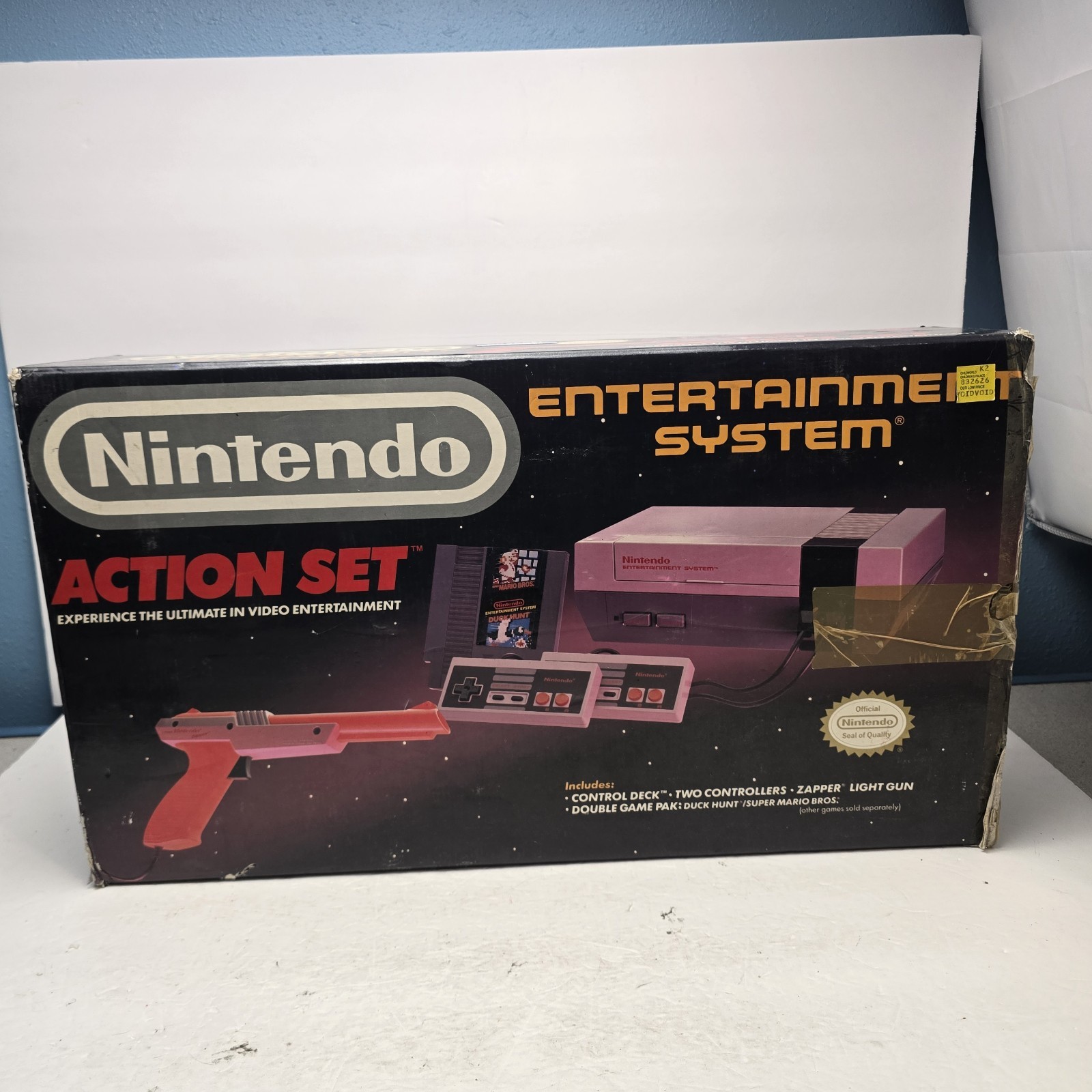 Nintendo NES Action Set Entertainment System Console w/ Controllers & Game