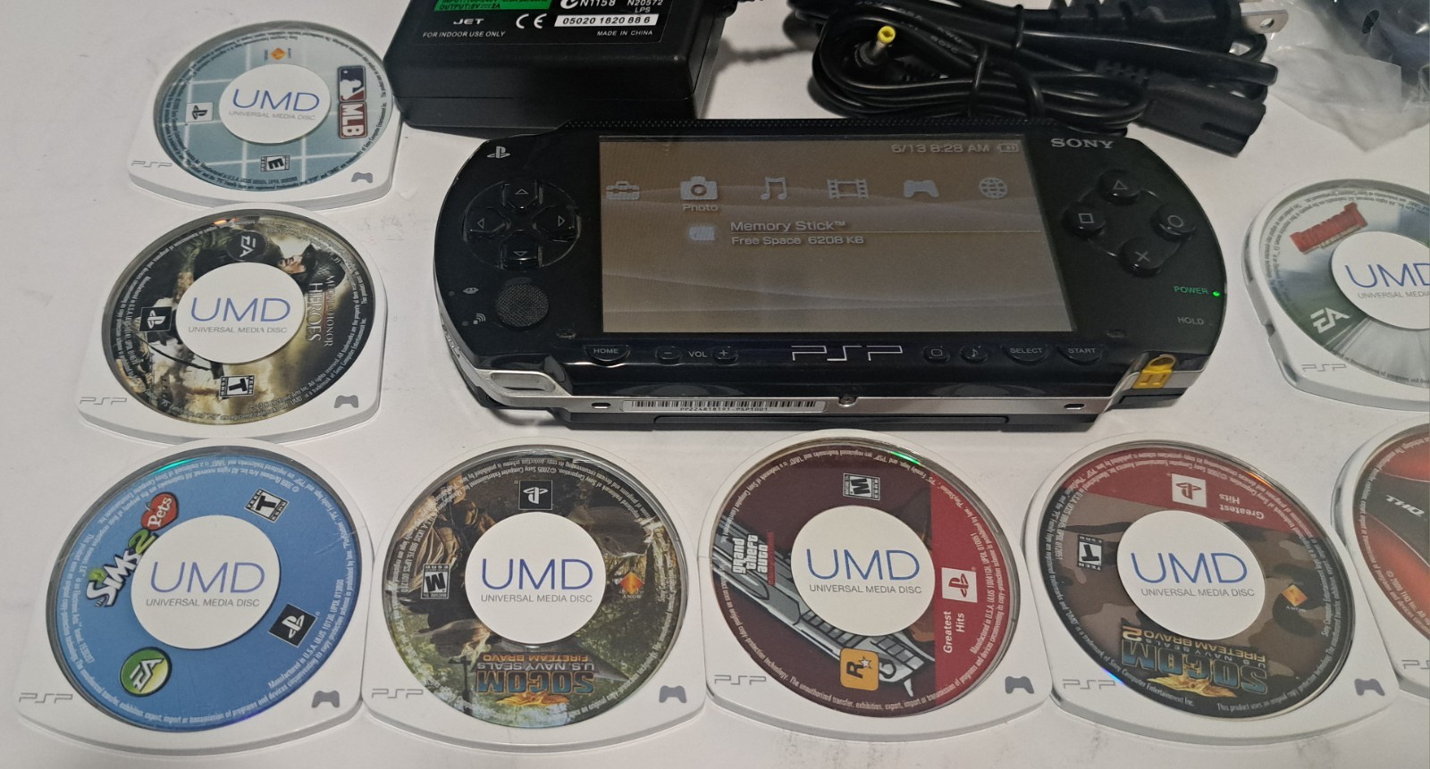 PSP 1001 Console Bundle 8 Games,Case,Charger,Battery32mb,Screen Protectors