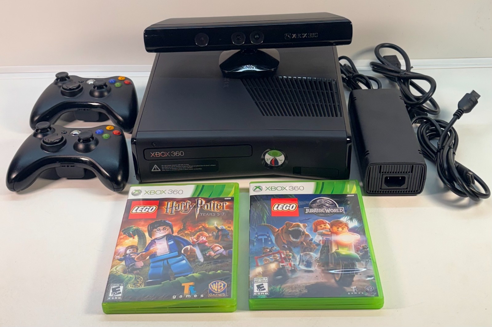 Microsoft Xbox 360 S Black Console Bundle Kinect 2 Controllers HDMI LEGO Games