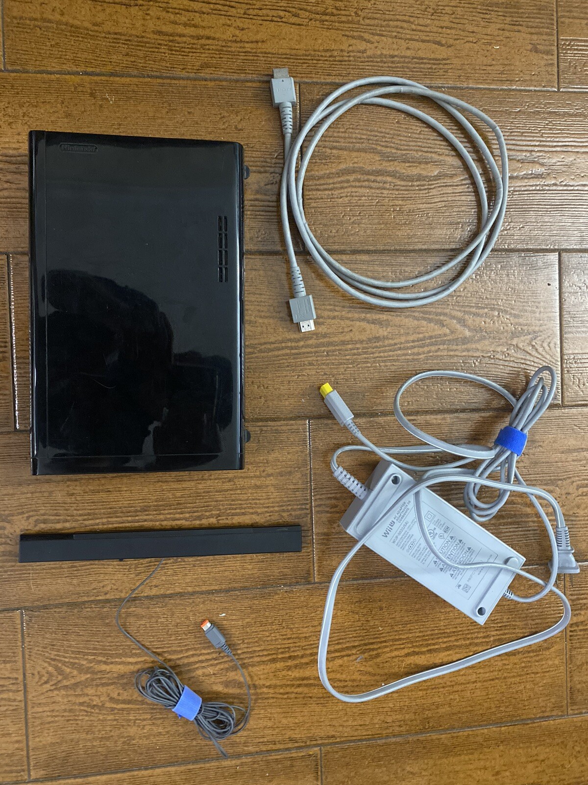 Nintendo Wii Console + Cables + Sensory Bar… CONSOLE IS IN UNKNOWN WORKING CNDTN