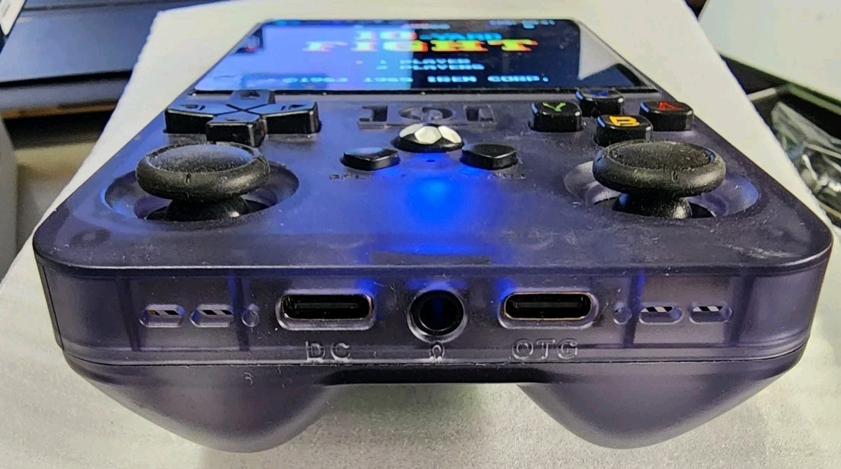 R36 MAX Handheld Retro Game Console Emulator 4000mAh Used Tested