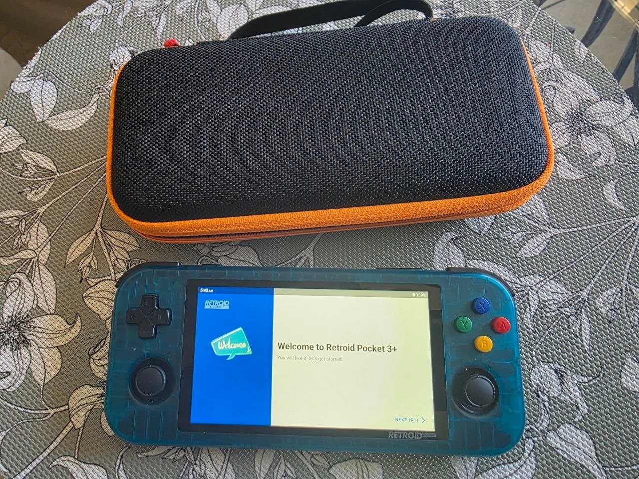 Retroid Pocket 3 Plus w/Case