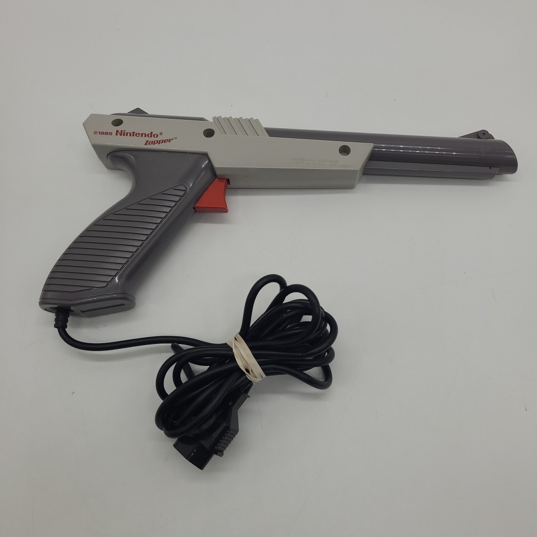 Nintendo NES Action Set Home Console With Box & Styrofoam No Paperwork Tested