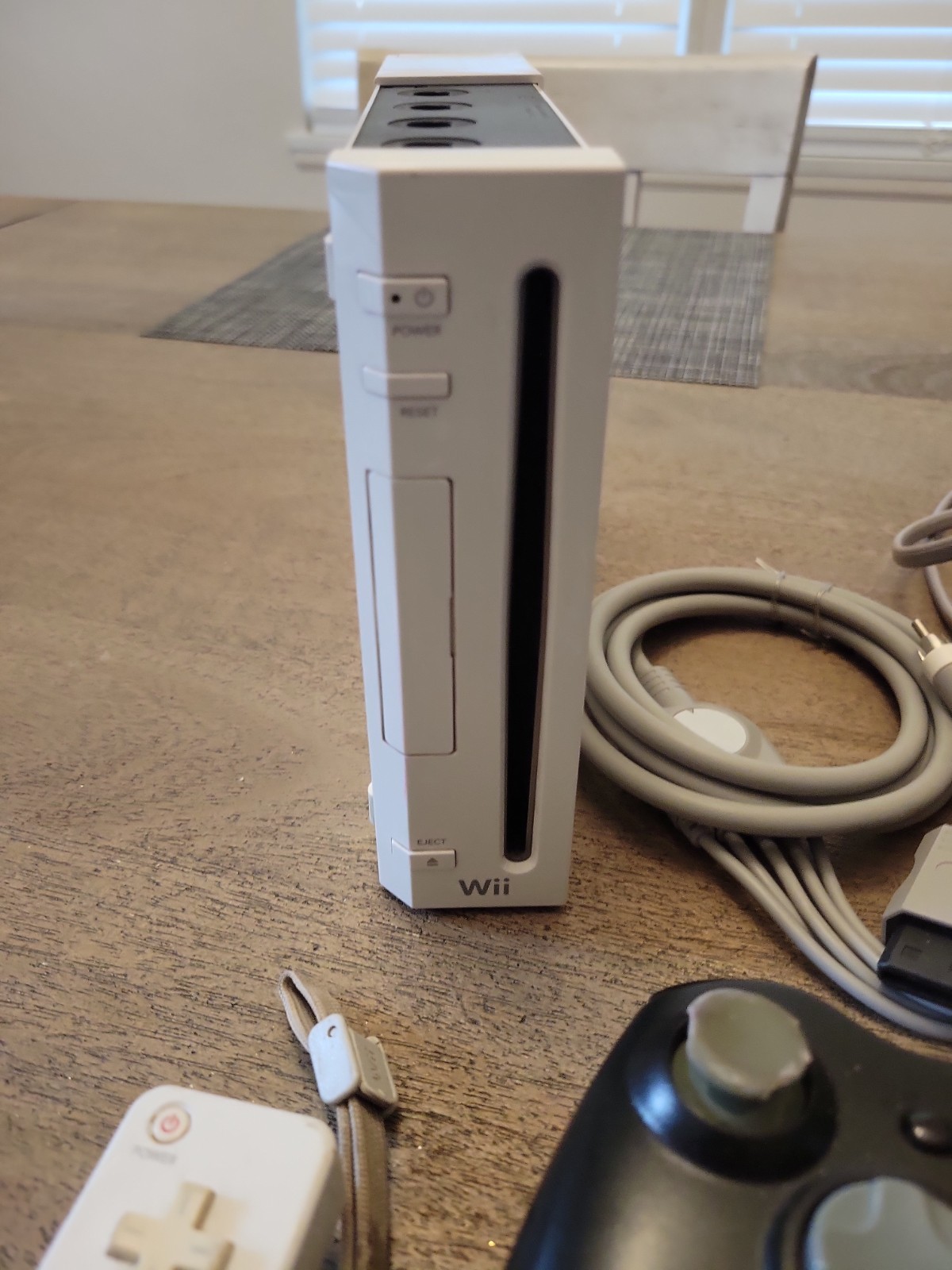 Lot Nintendo Wii RVL-001 (USA) Console, Cords And Misc Controllers Parts Repair
