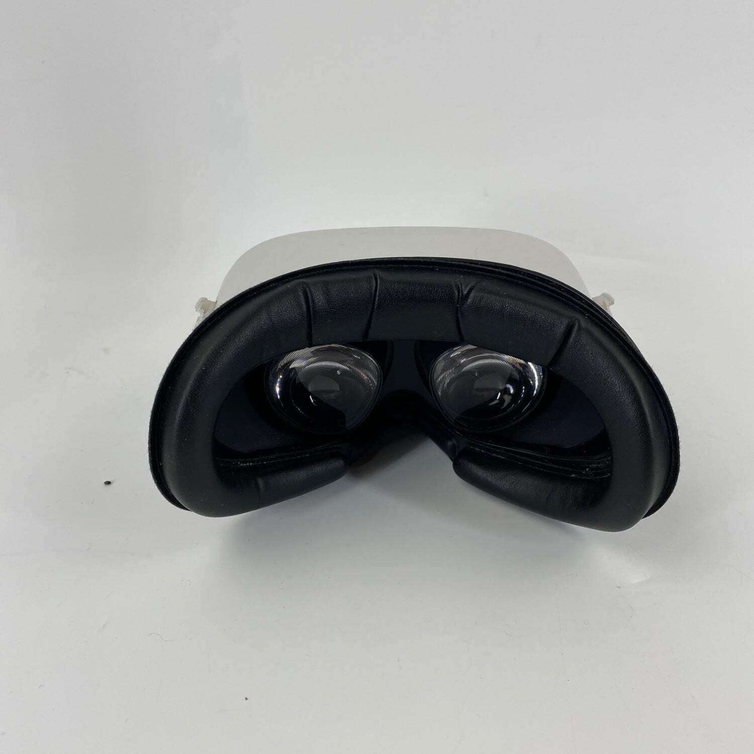Broken Meta Quest 2 128GB Standalone All-in-One VR Headset KW49CM Broken Strap